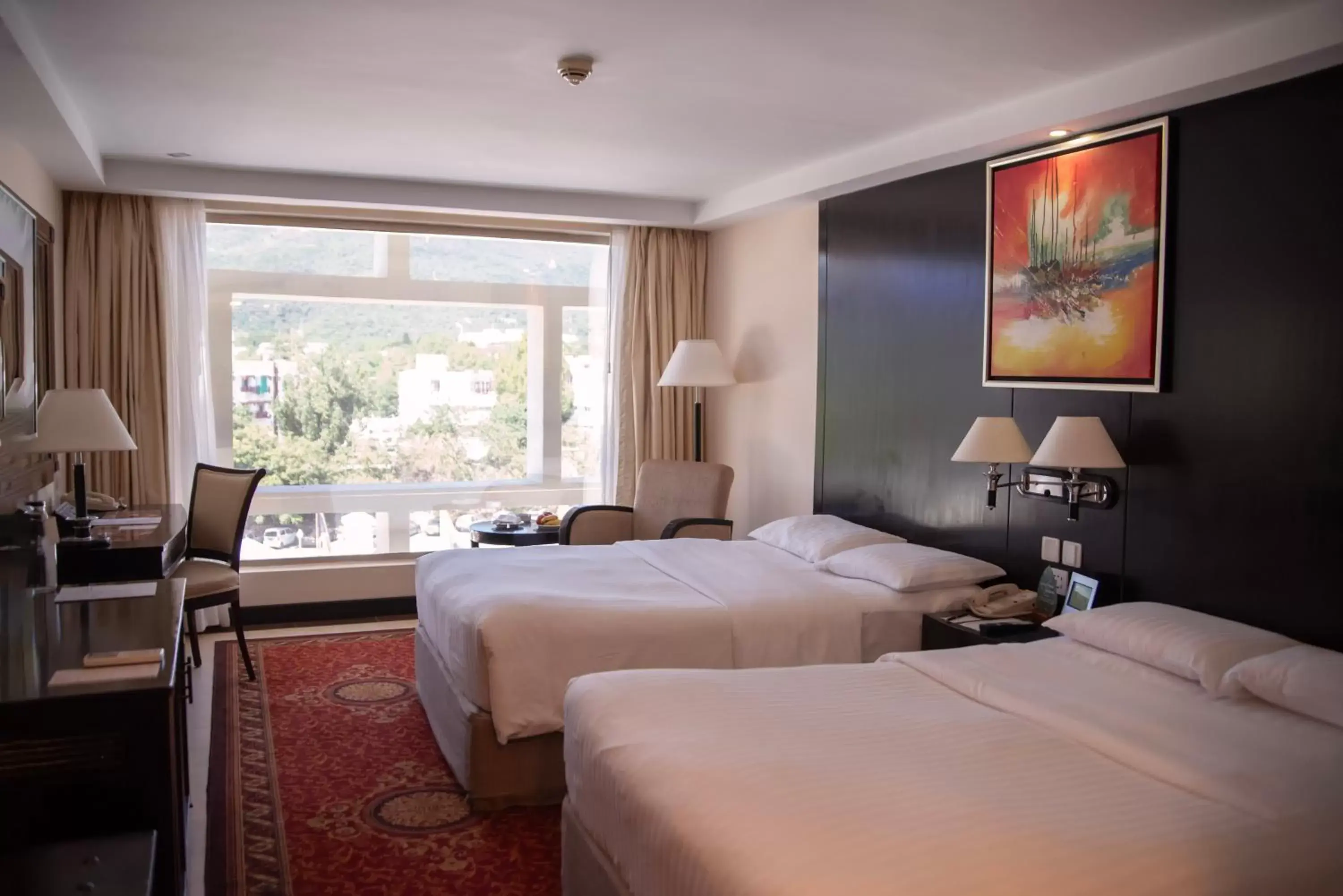Bedroom, Bed in Islamabad Marriott Hotel