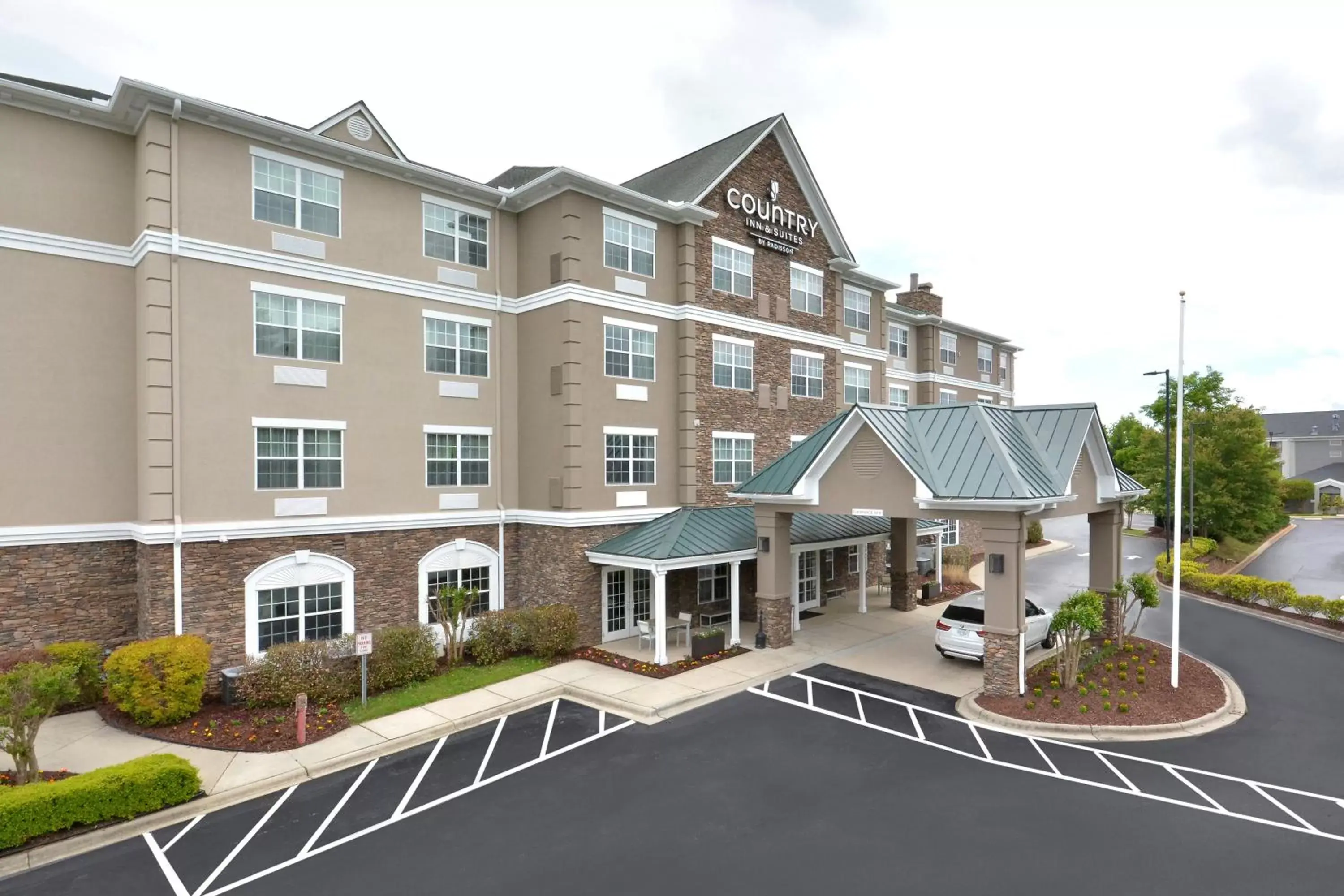 Property Building in Country Inn & Suites by Radisson Asheville West