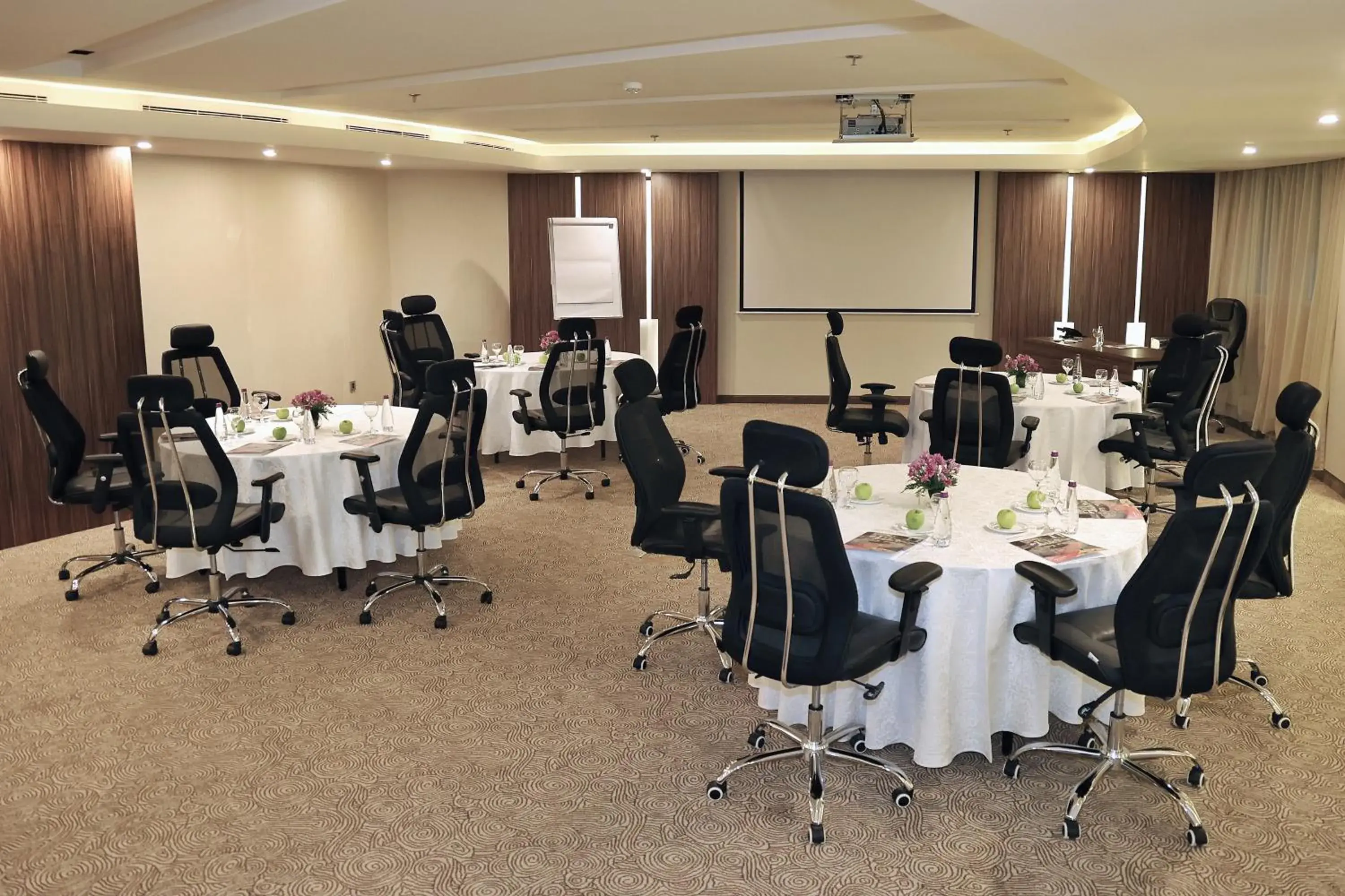 Meeting/conference room in Movenpick Hotel Qassim