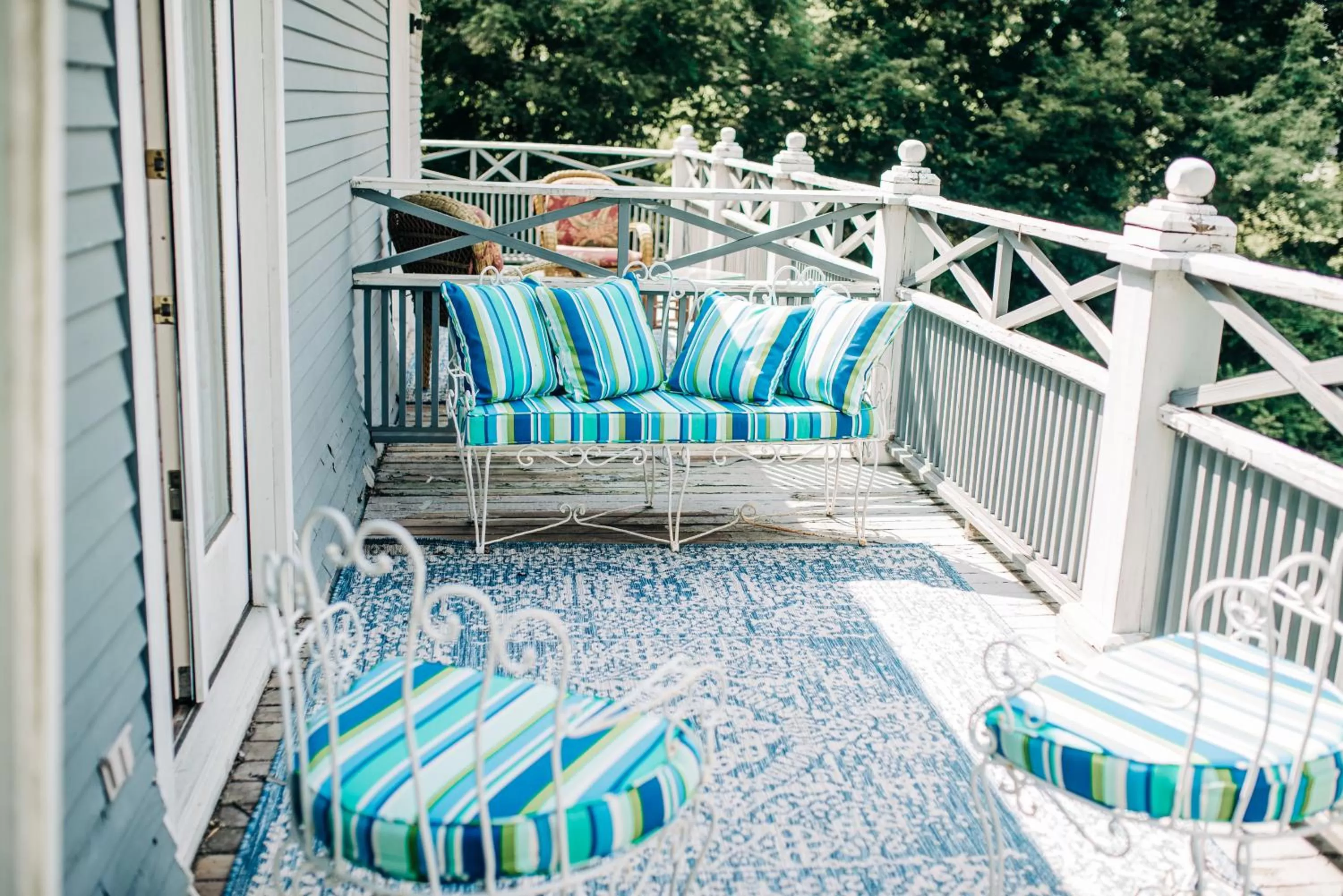 Day in Benn Conger Inn