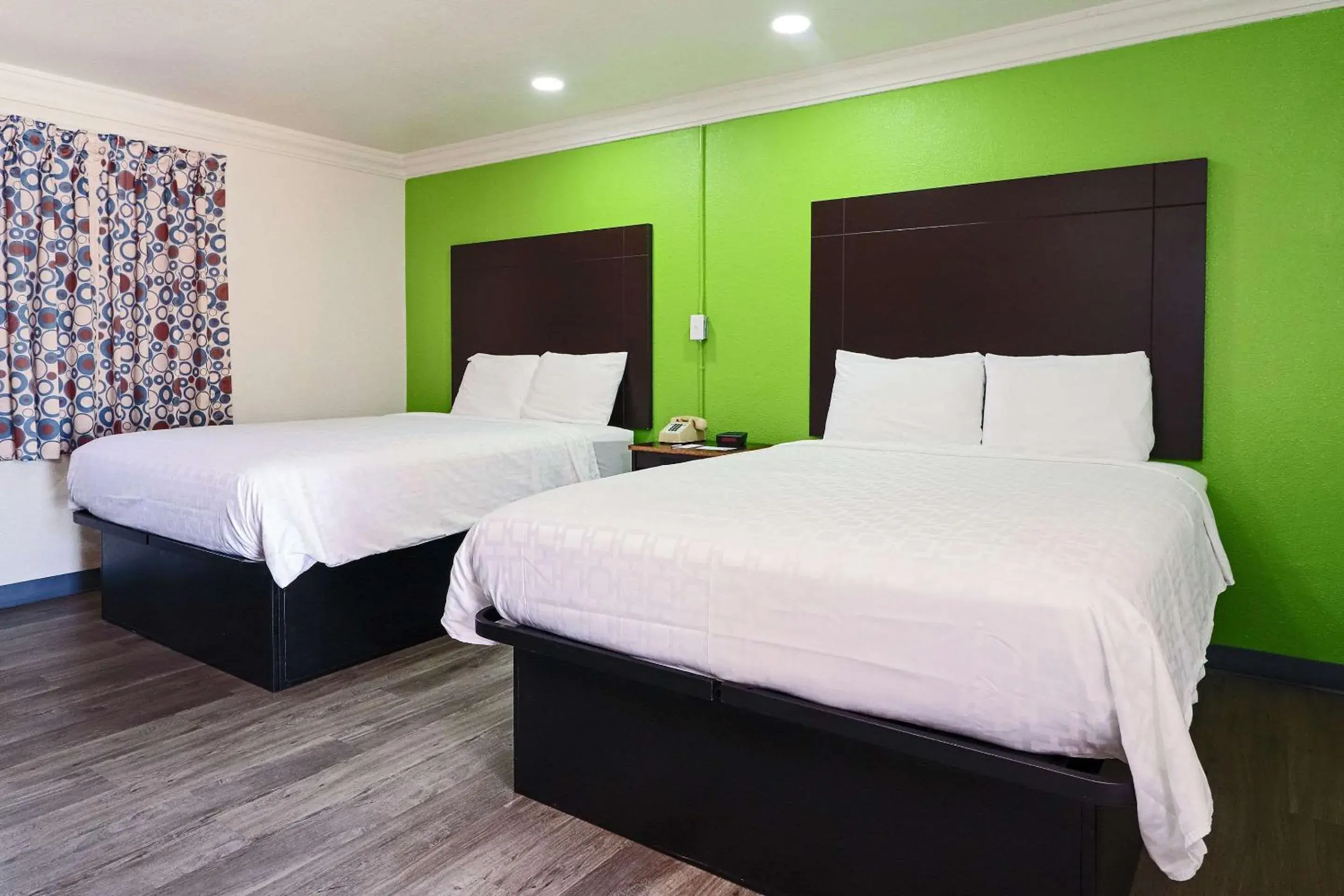 Bedroom, Bed in Rodeway Inn San Antonio Lackland AFB - SeaWorld