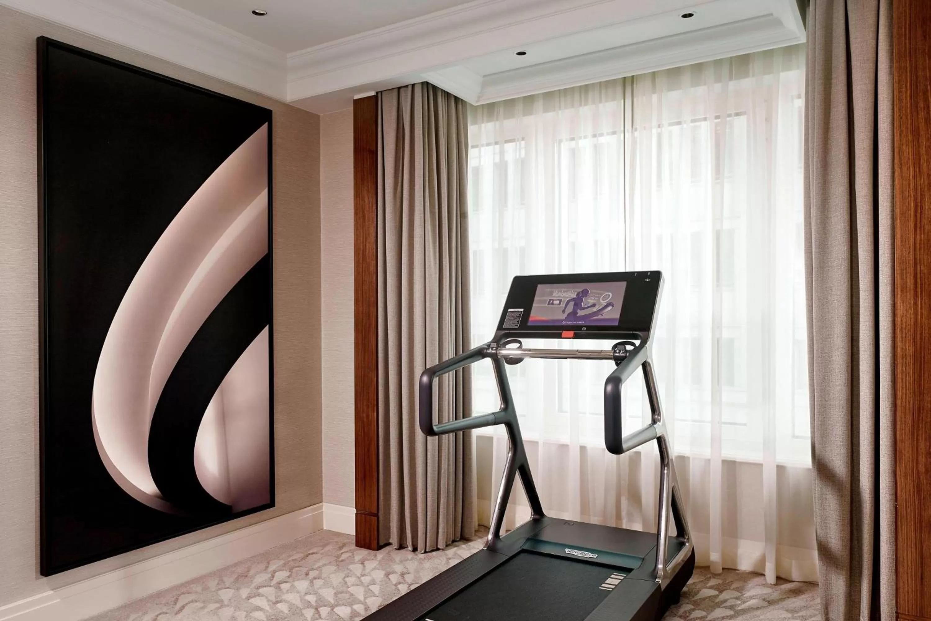 Fitness centre/facilities in The Ritz-Carlton, Berlin