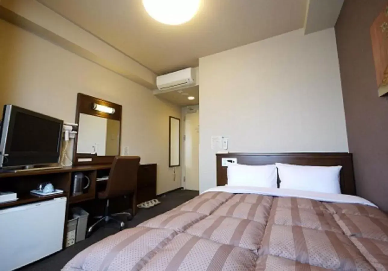 Photo of the whole room, Bed in Hotel Route-inn Koriyama Inter