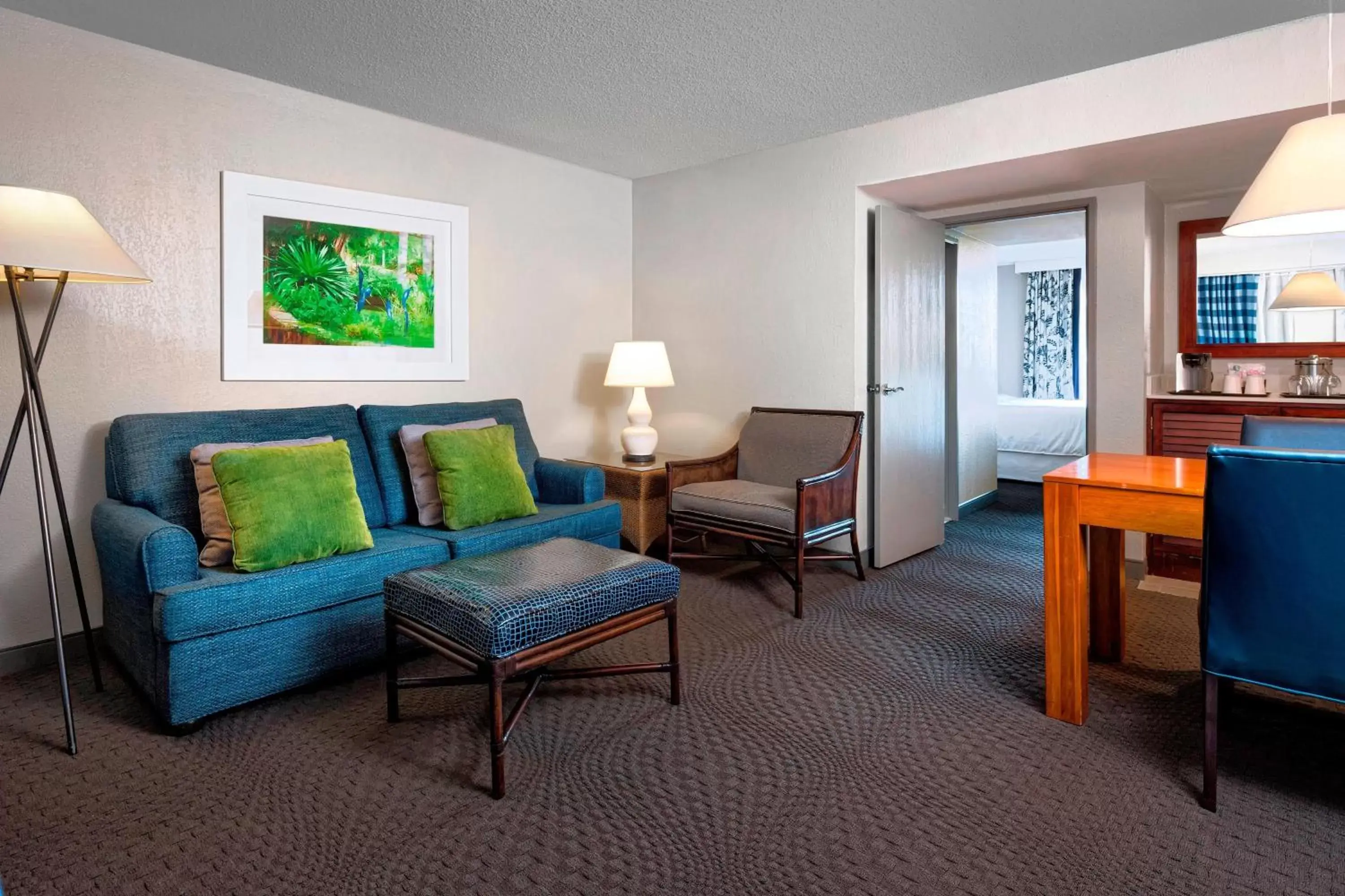 Lounge or bar, Seating Area in Sheraton Suites Fort Lauderdale at Cypress Creek