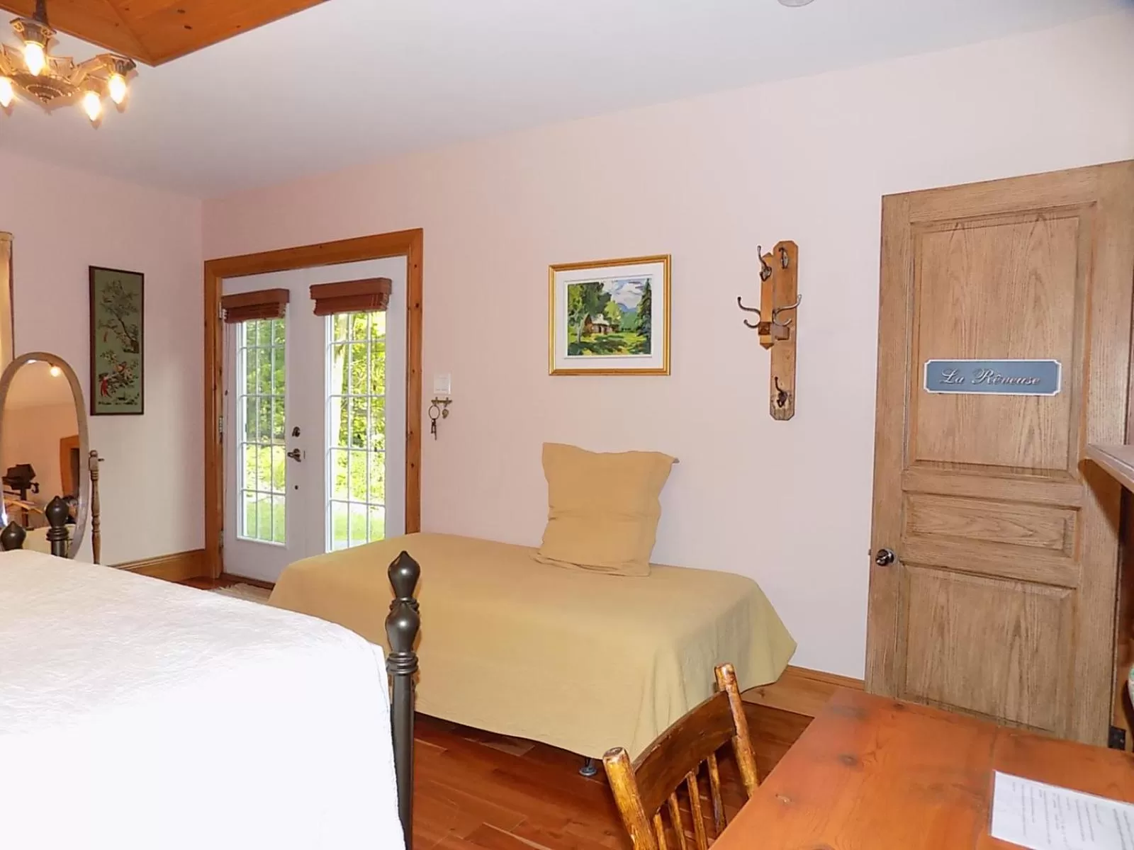 Photo of the whole room, Bed in À L'Ancestrale B&B