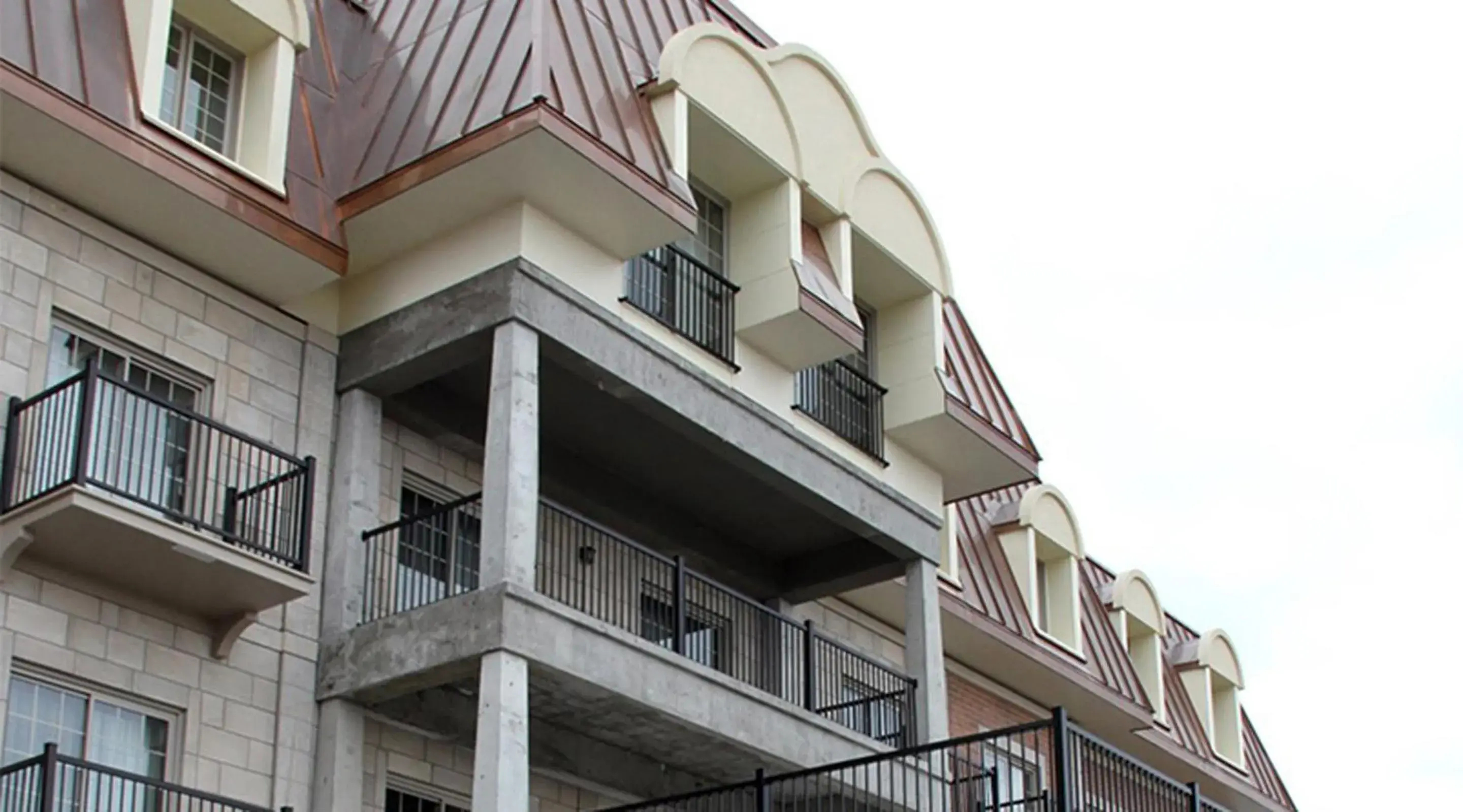 Facade/entrance, Property Building in Château Arnaud