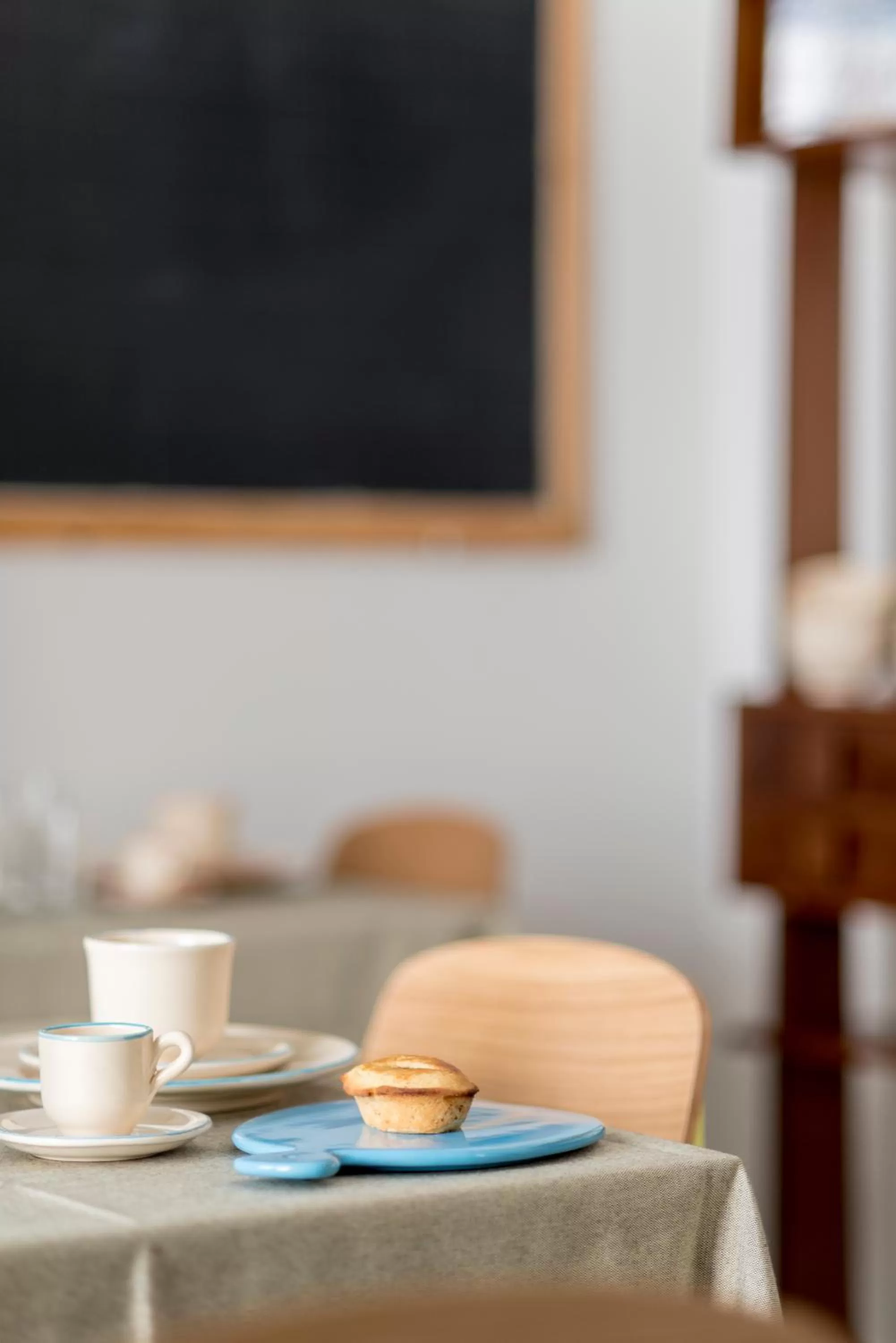 Breakfast, TV/Entertainment Center in BnB FICO