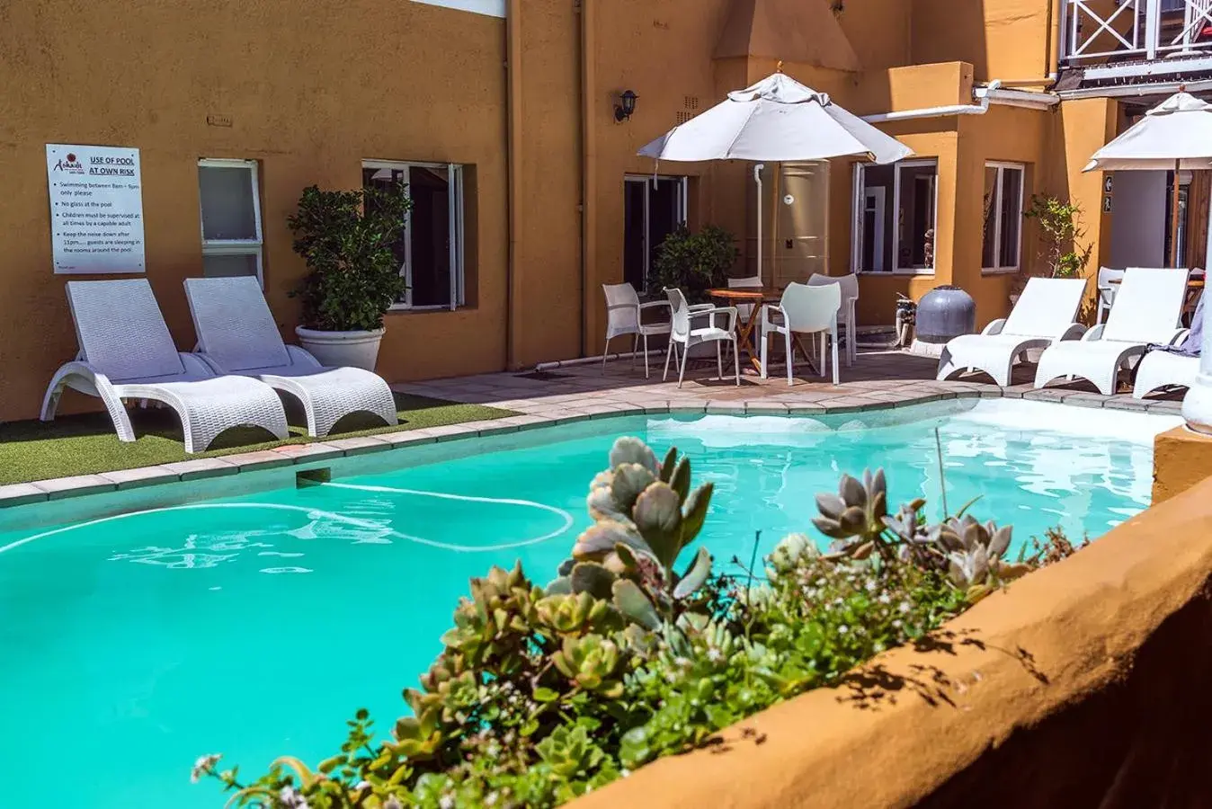 Swimming Pool in Ashanti Lodge Backpackers