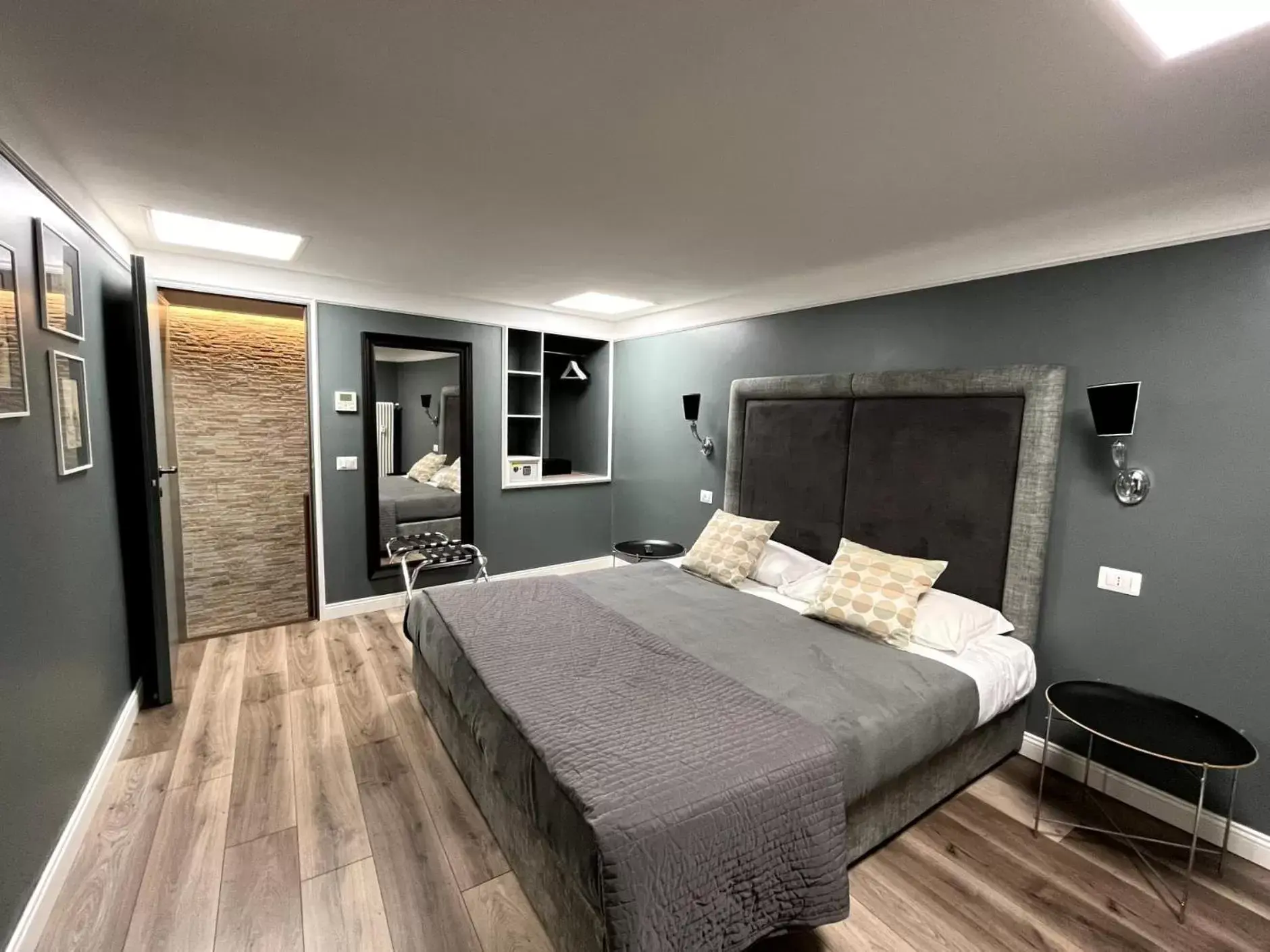 Bedroom, Bed in HiSuiteROME