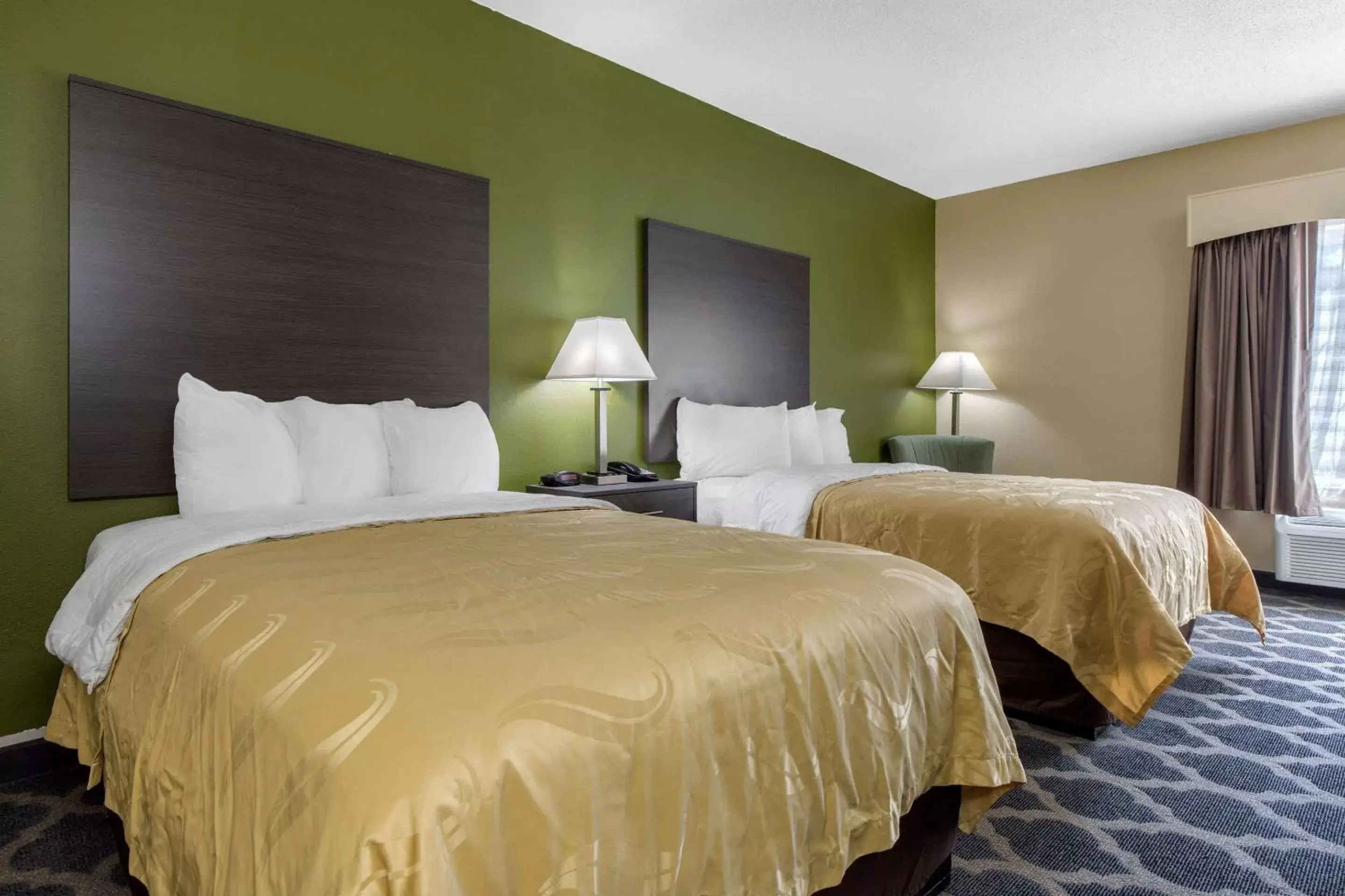 Photo of the whole room, Bed in Quality Inn Photo of the whole room, Bed in Quality Inn