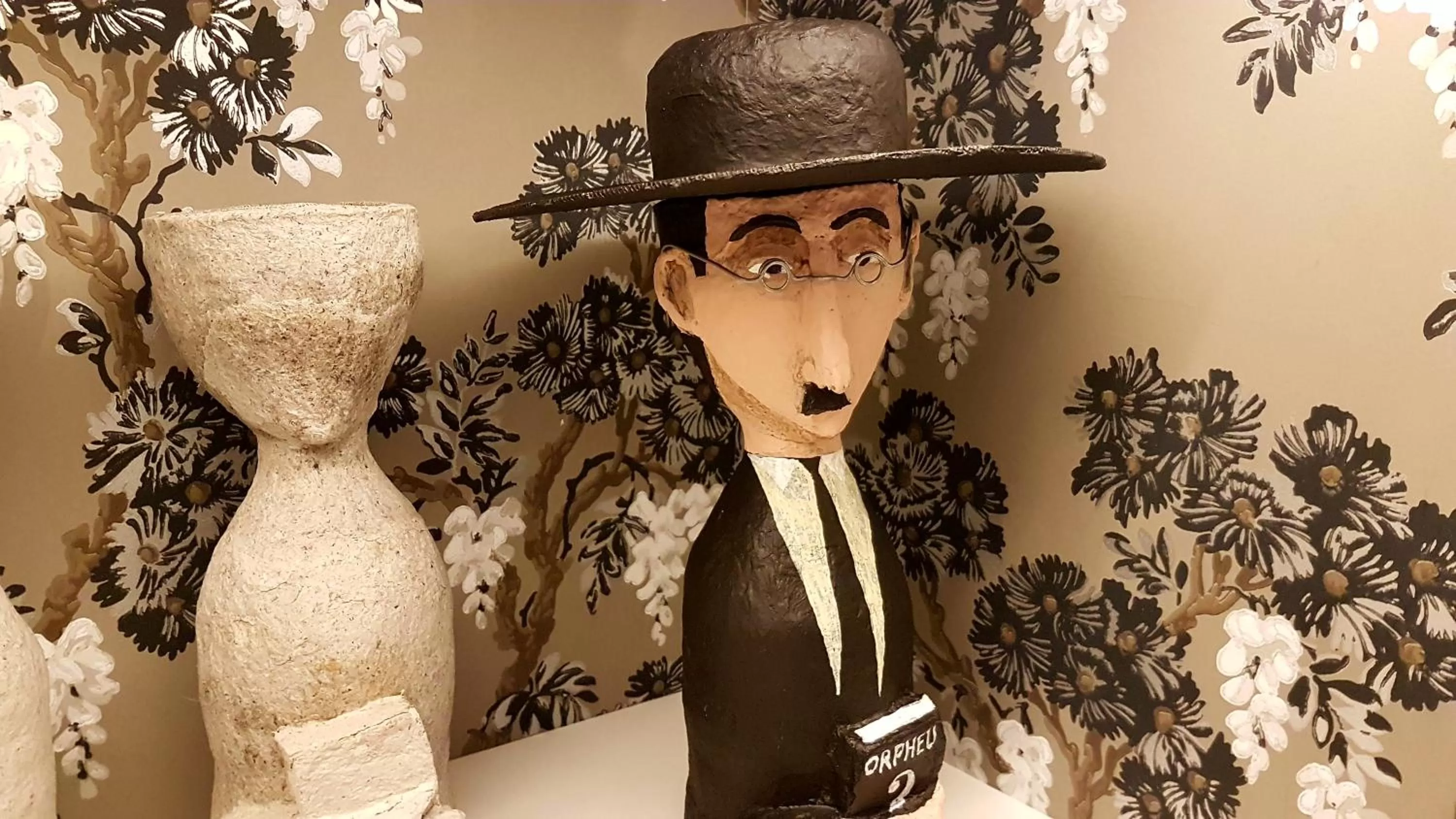 People in Lisboa Pessoa Hotel