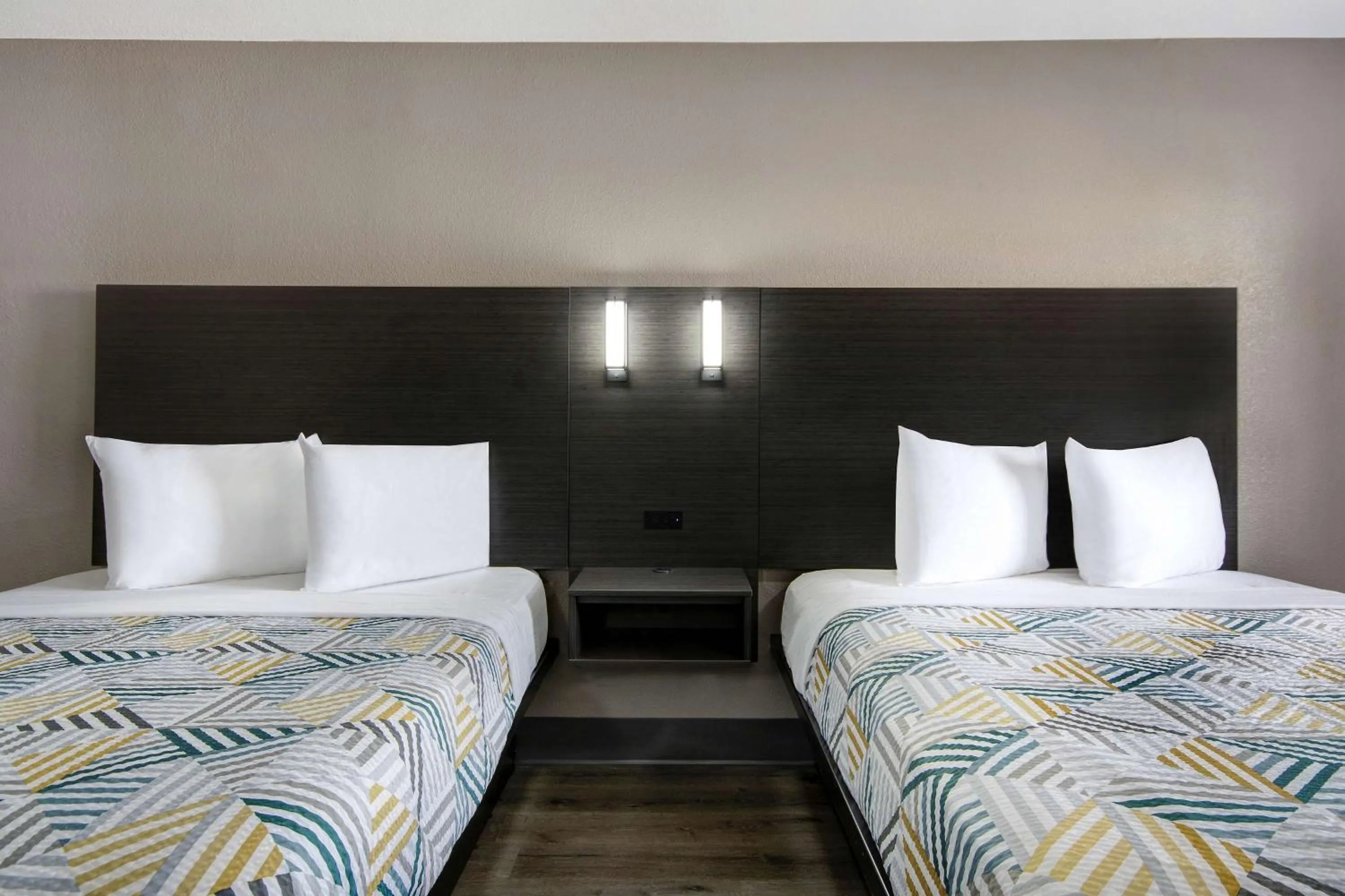 Bedroom, Bed in Motel 6-San Antonio, TX - Northwest Medical Center