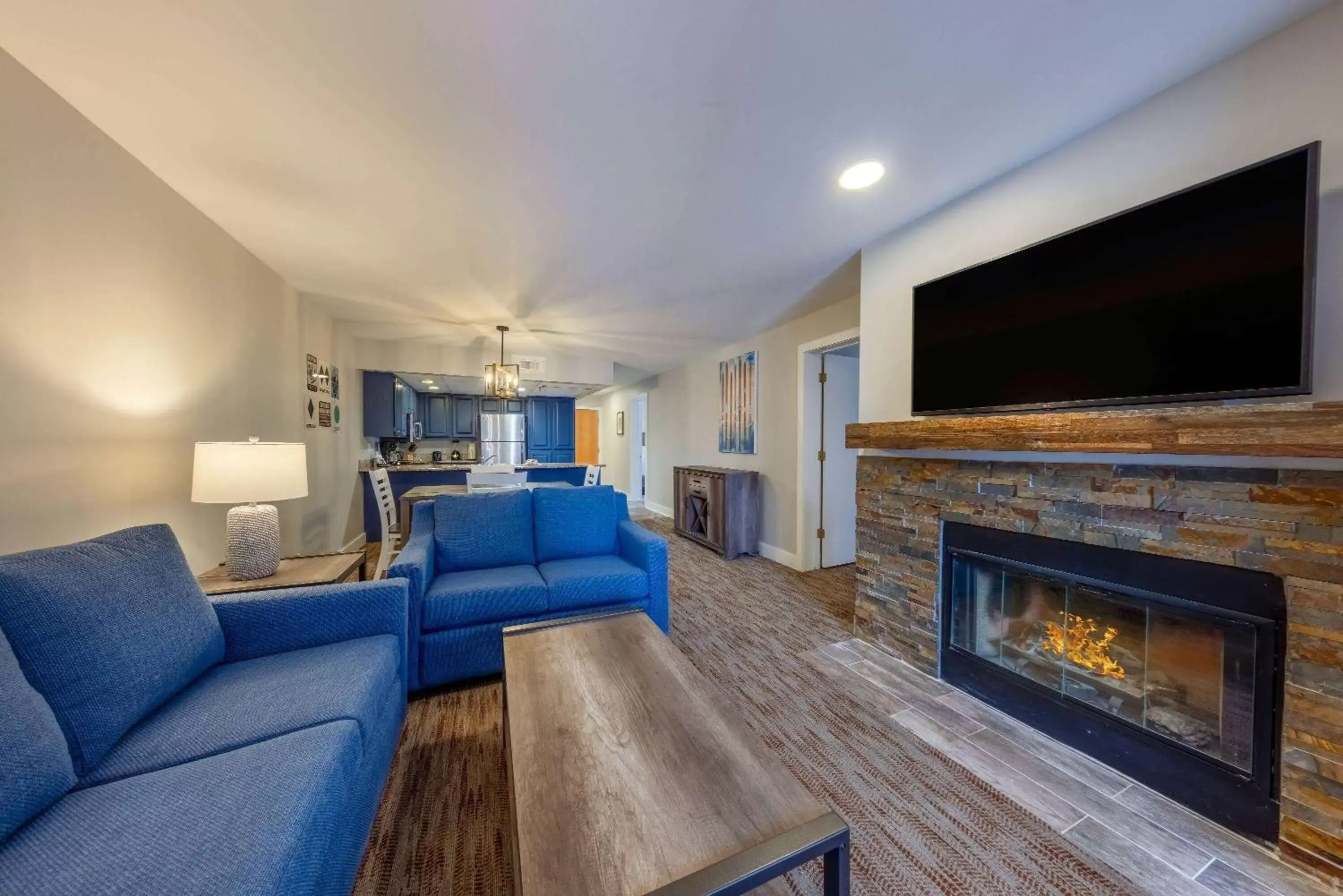 Bed, Seating Area in Park Plaza Resort Park City, a Ramada by Wyndham