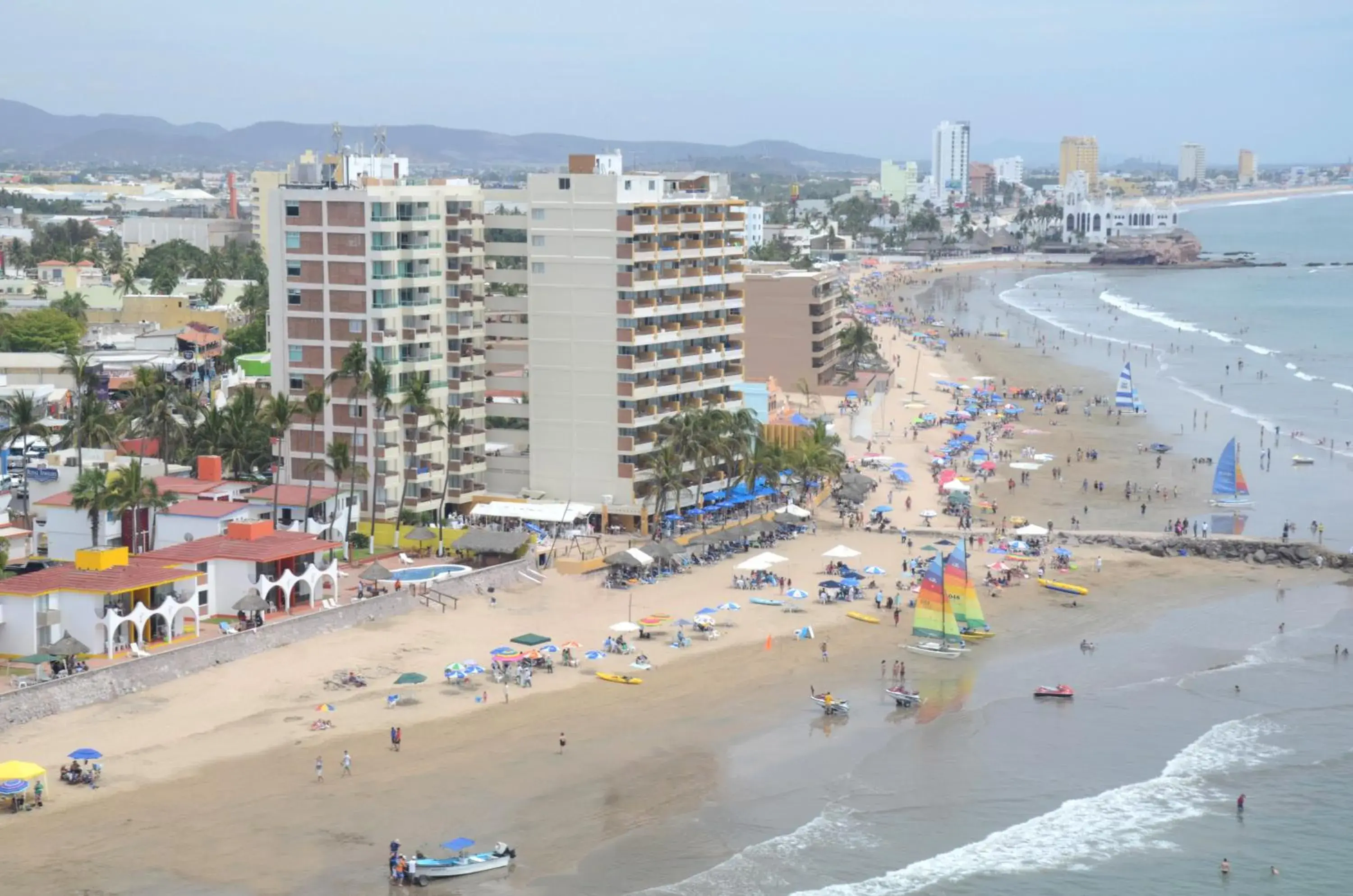 Day, Beach in Las Flores Beach Resort