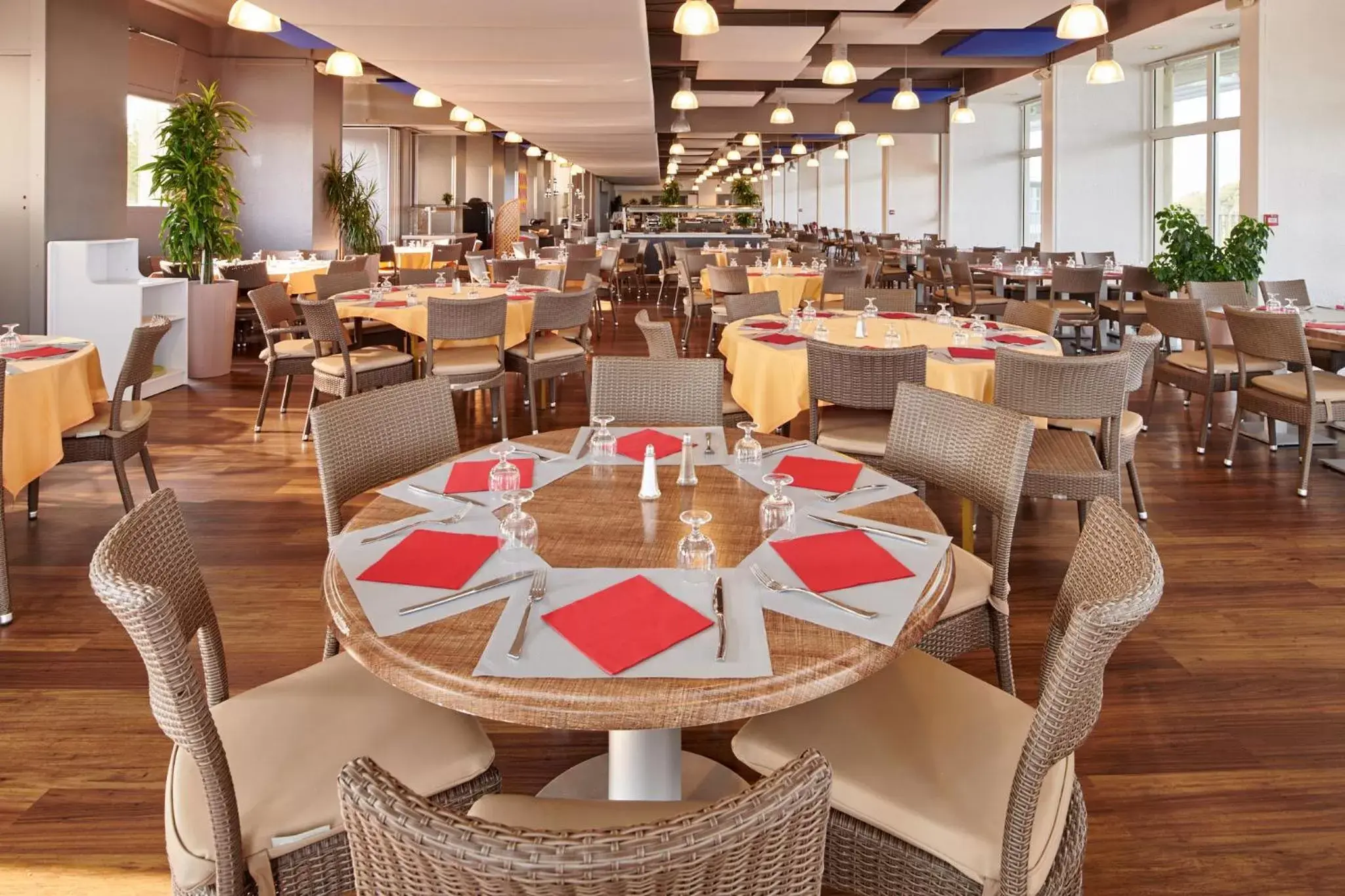Restaurant/Places to Eat in Hotel Club Le Plein Sud Vacances Bleues