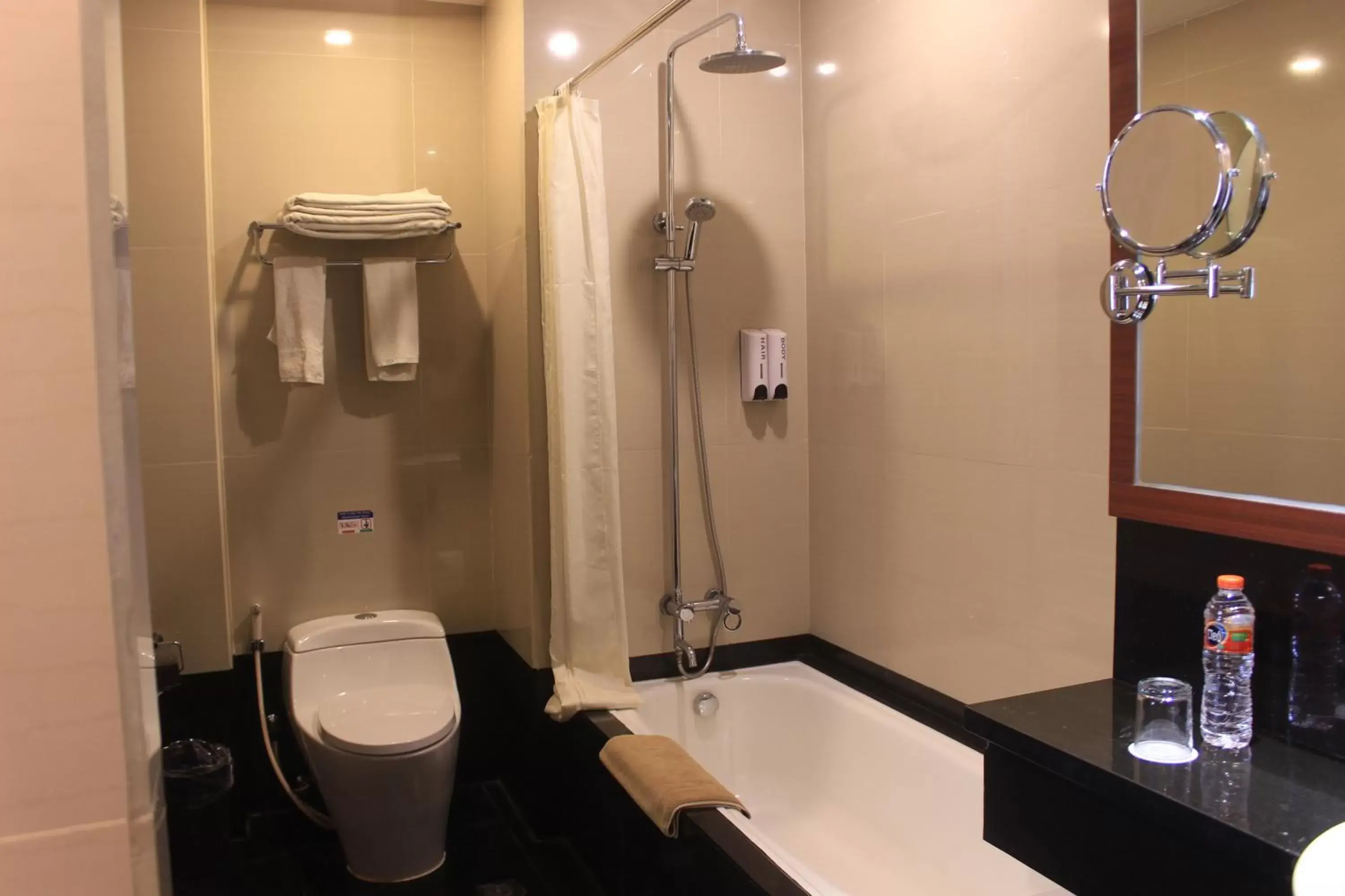 Shower, Bathroom in Best Western Plus Makassar Beach