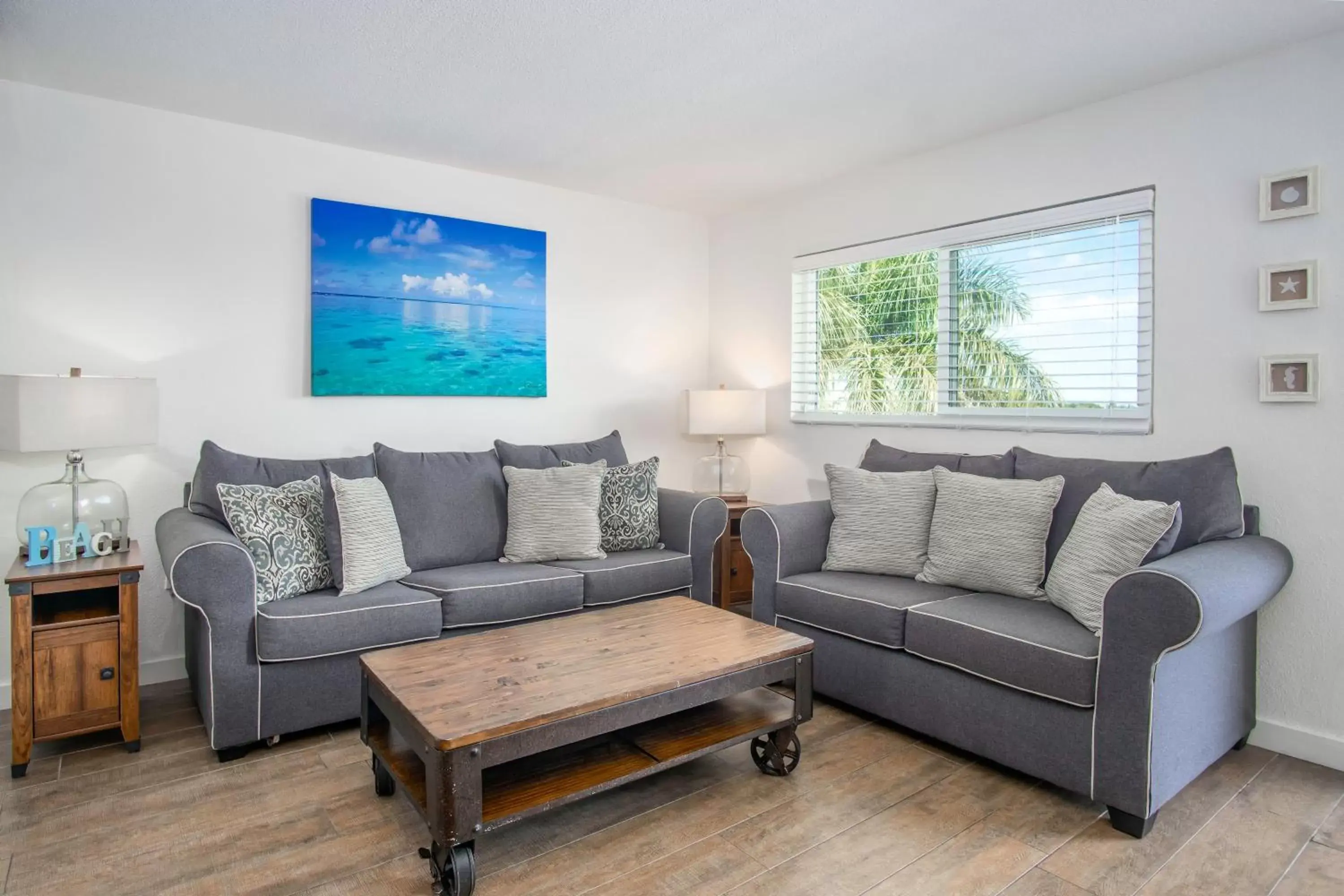 Living room, Seating Area in Skipjack Resort & Marina