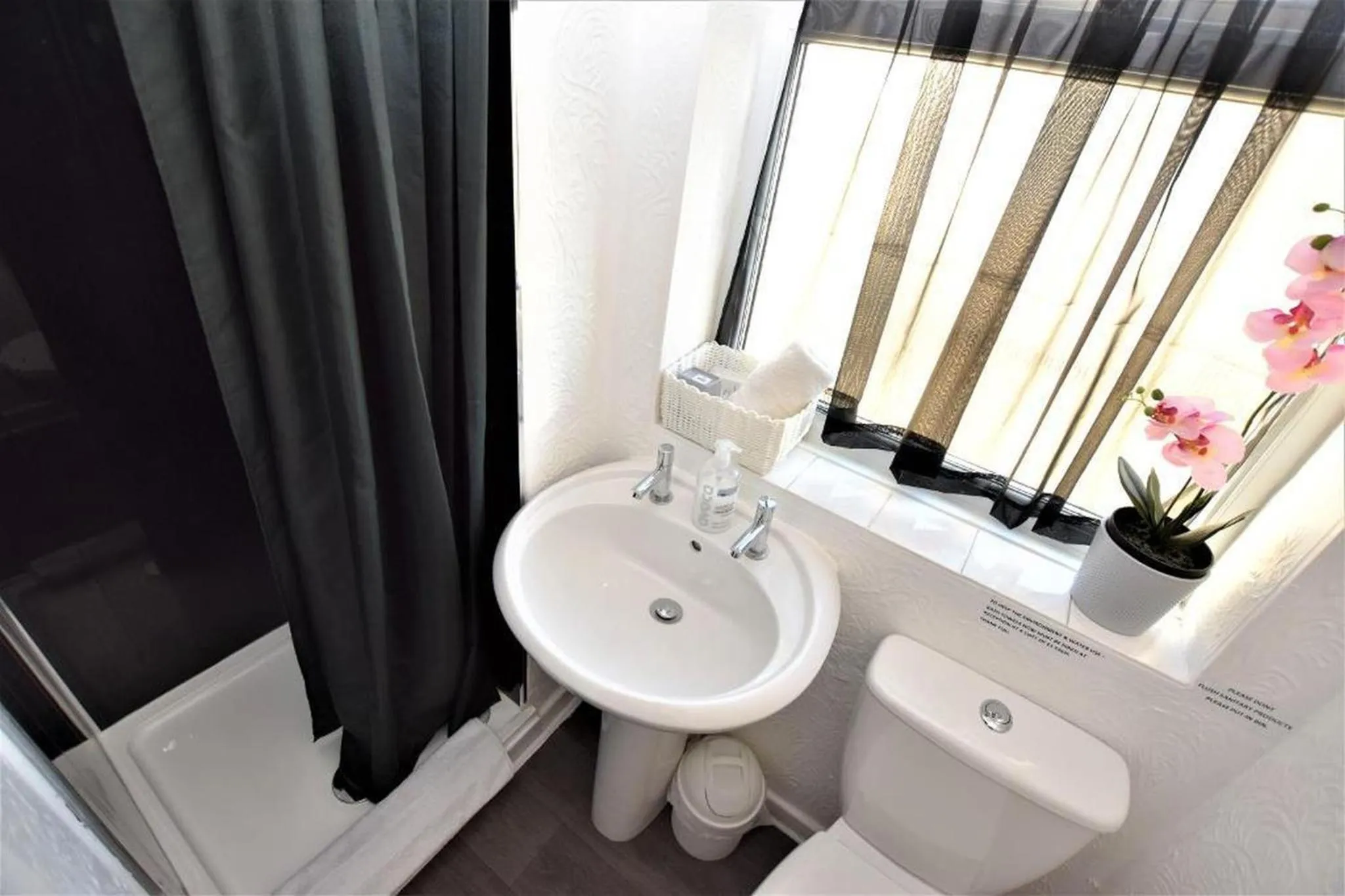 Bathroom in Bridle Lodge Apartments