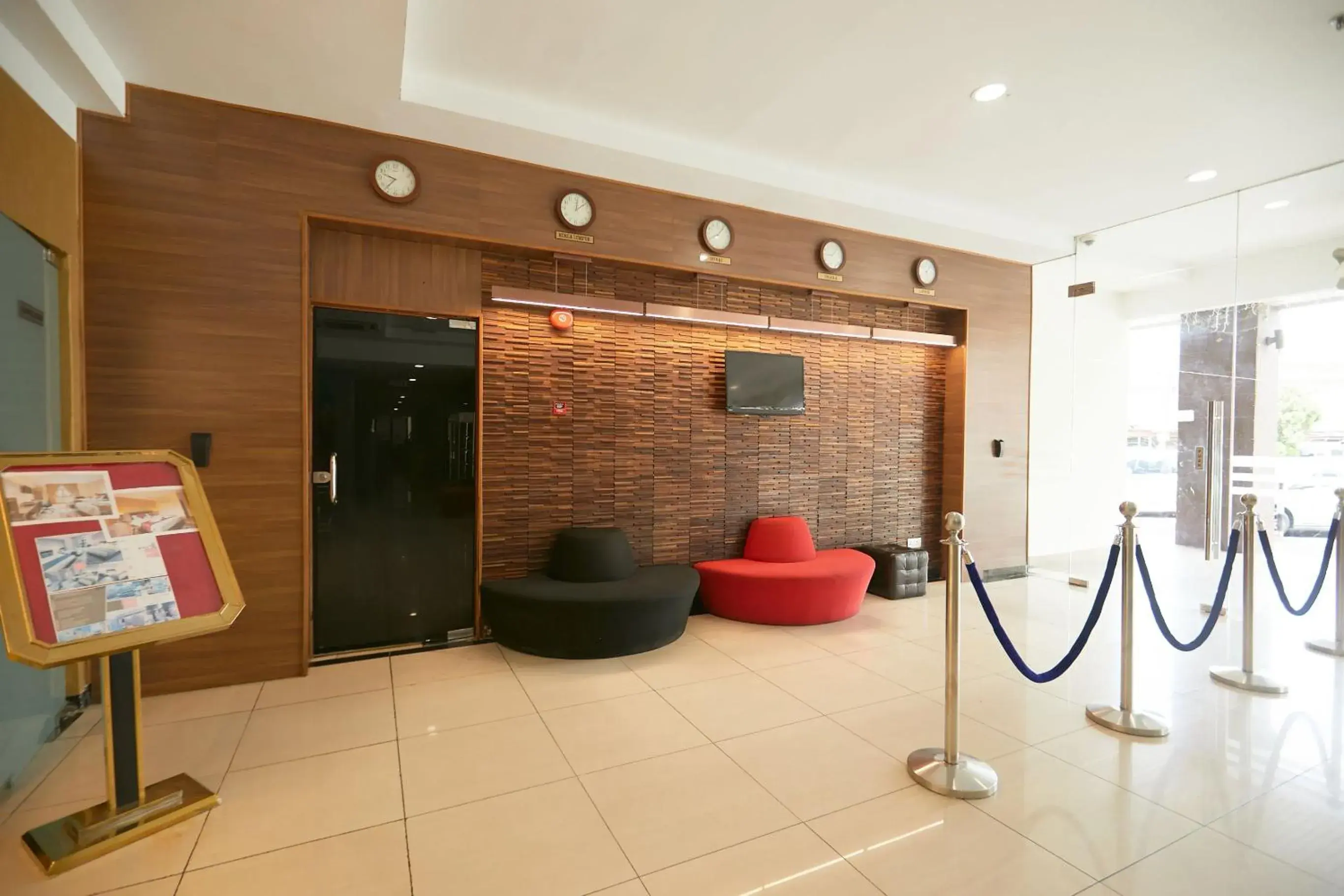 Seating area, Bathroom in Club Dolphin Hotel