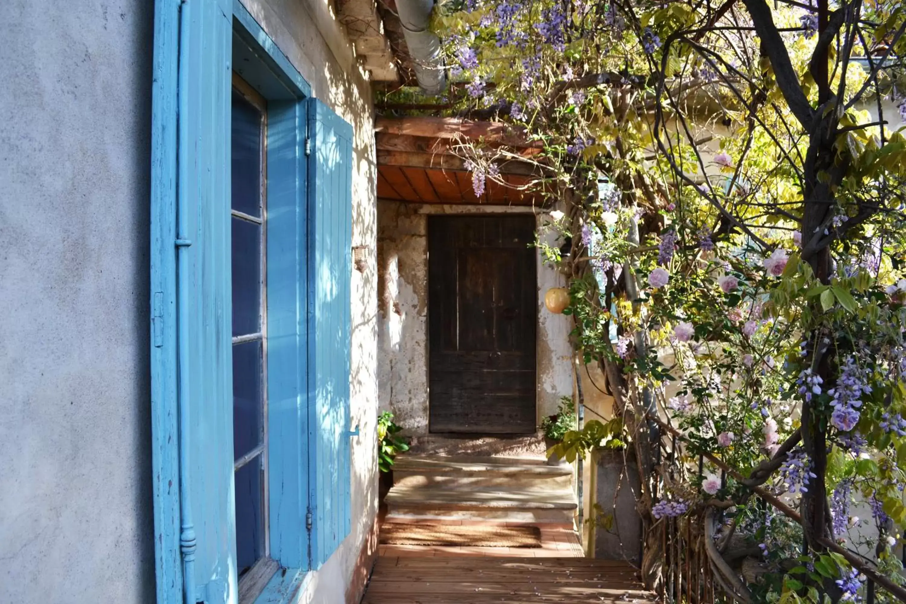 Facade/entrance in La Vieille Maison - Halte Gourmande