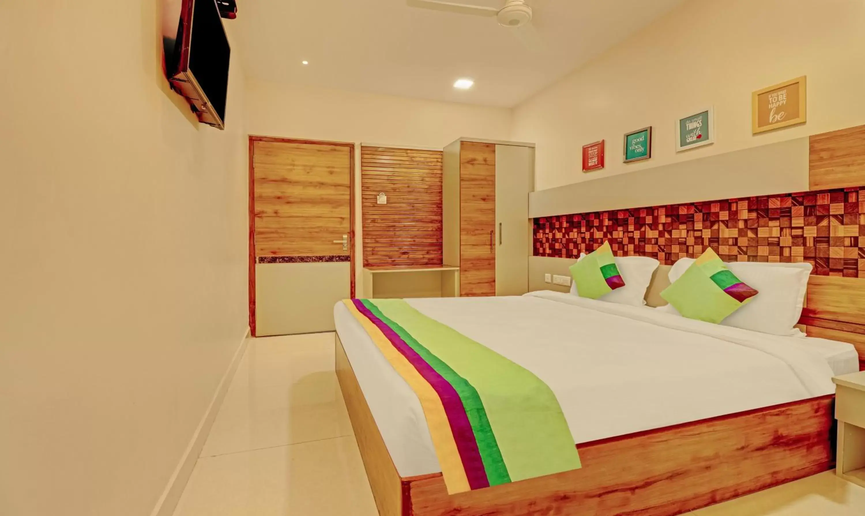 Standard Double Room - single occupancy in Treebo Rainbow Grand Standard Double Room - single occupancy in Treebo Rainbow Grand