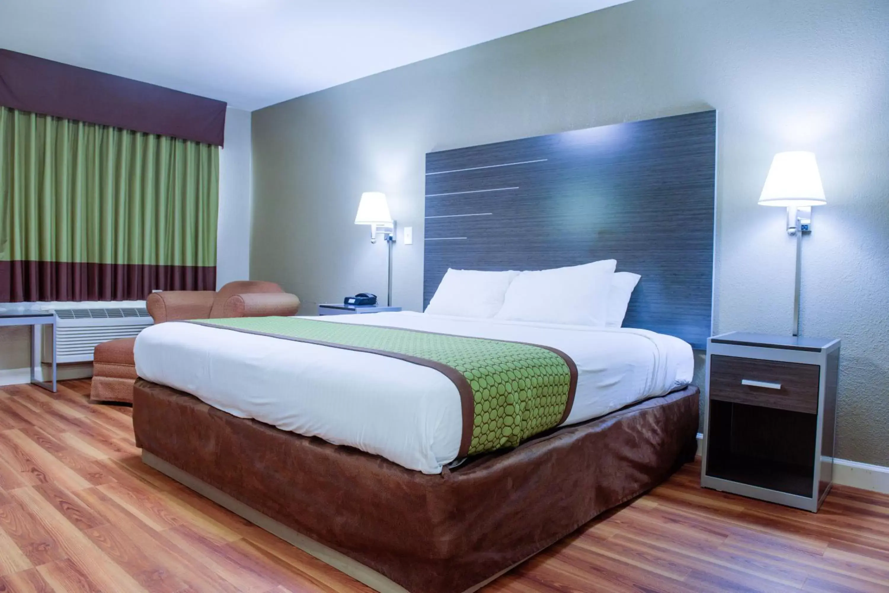 Bed in Days Inn & Suites by Wyndham Athens