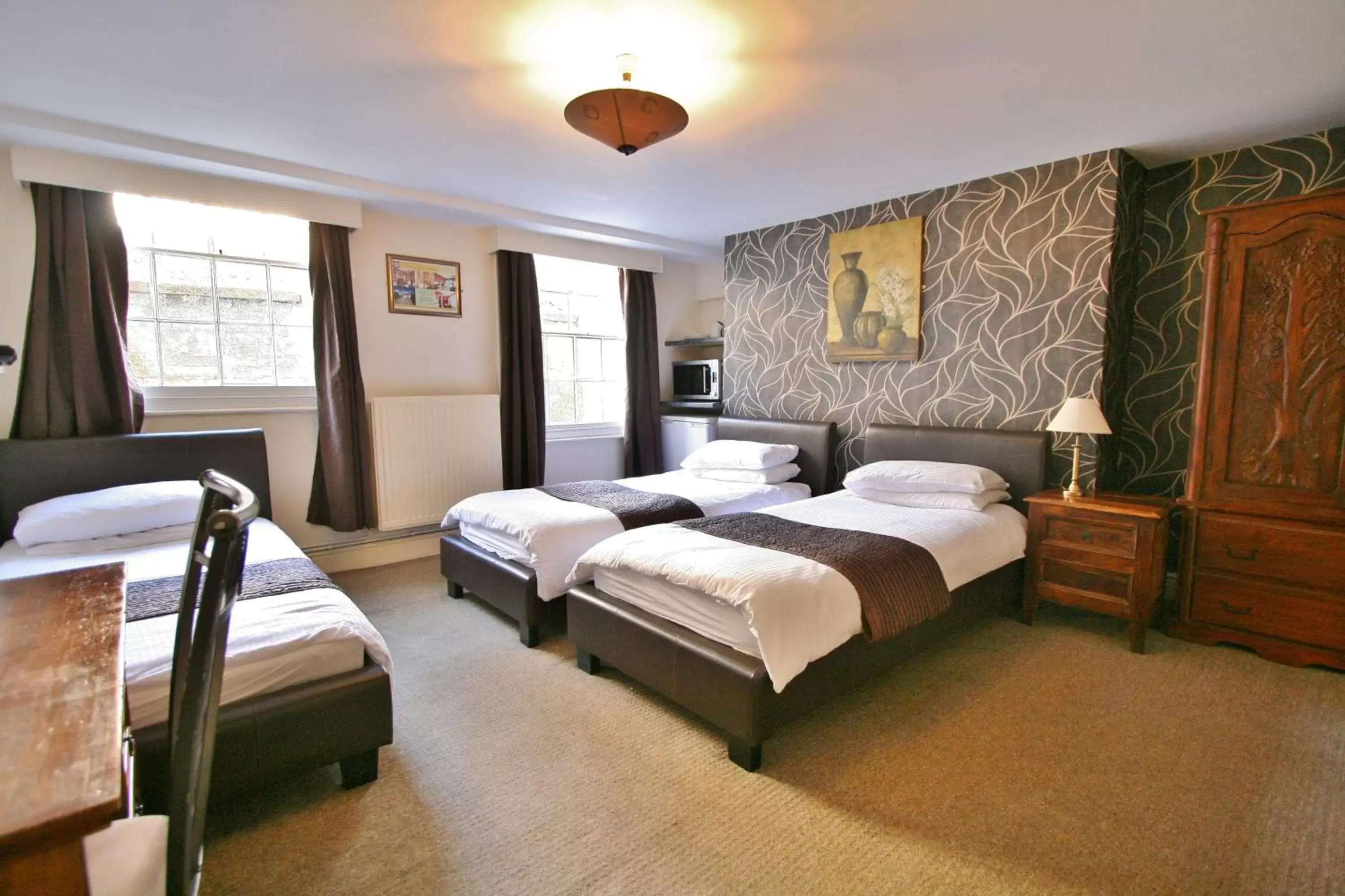 Bed in Central Hotel Cheltenham by Roomsbooked