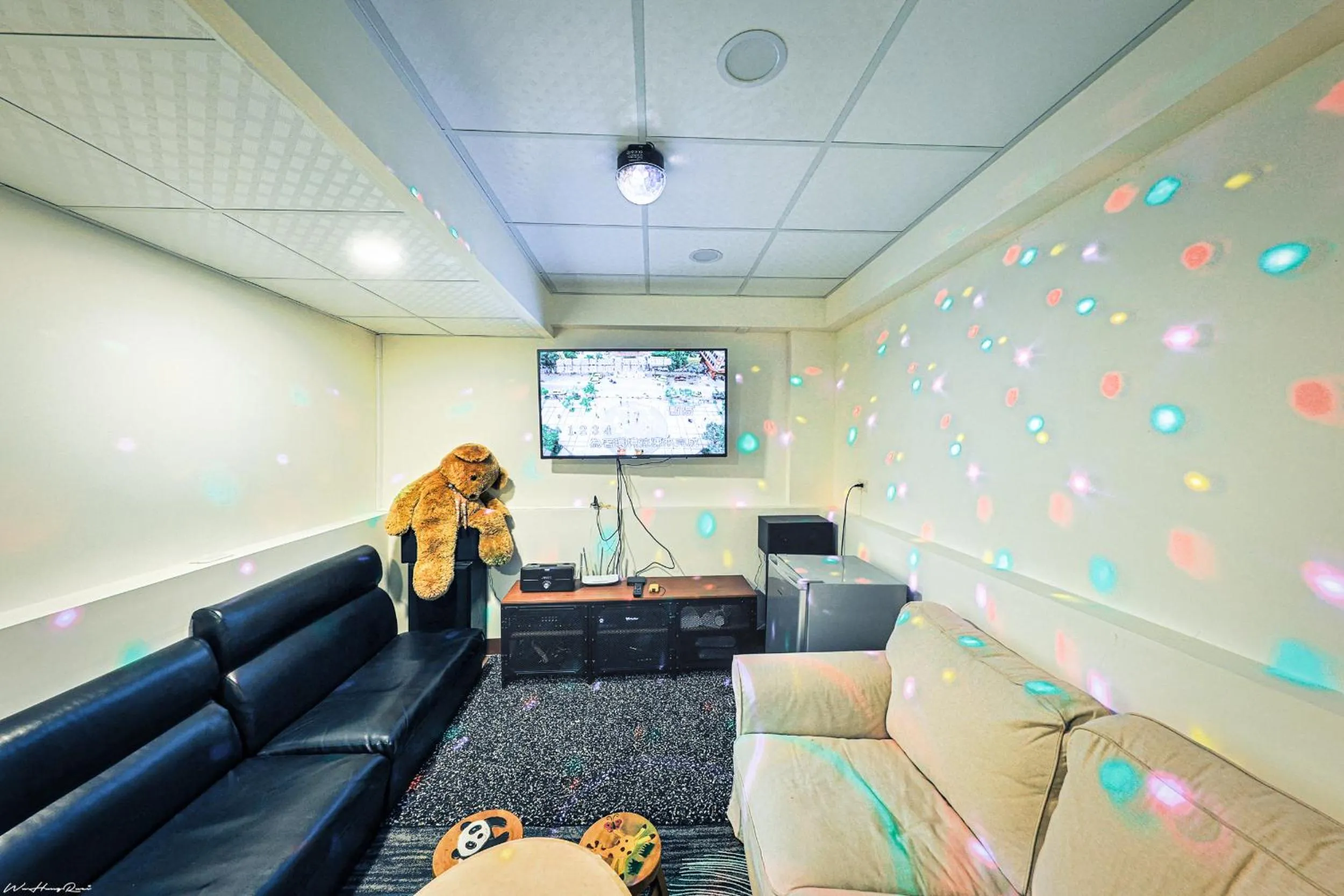 Communal lounge/ TV room in 亞馨文旅 近東大門夜市 有免費停車場 可自助入住