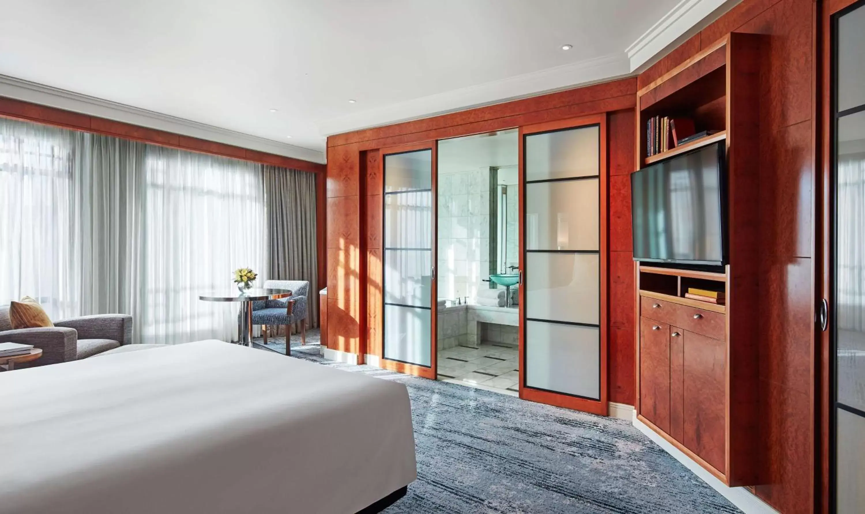 Bedroom, TV/Entertainment Center in Park Hyatt Melbourne