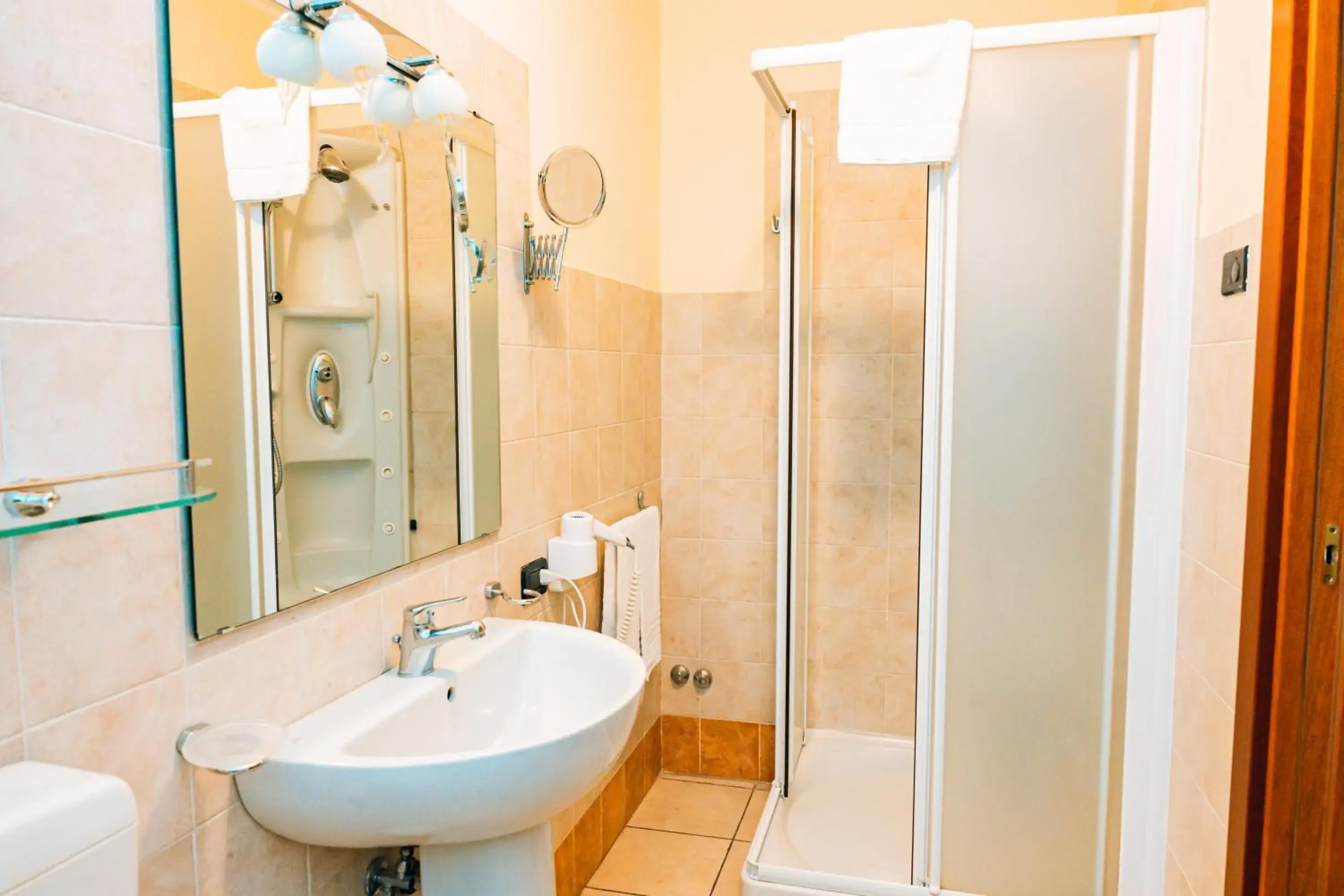 Bathroom in Hotel Torre della Vittoria 1928