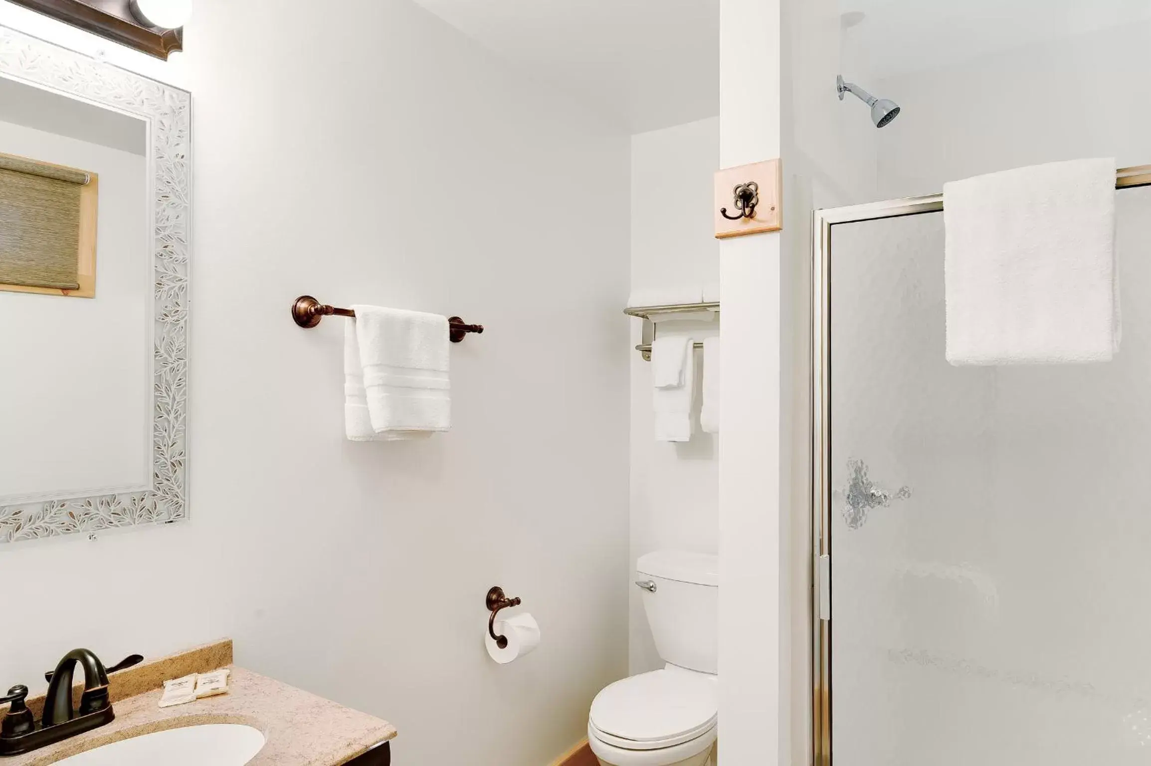 Bathroom in Cobble Mountain Lodge