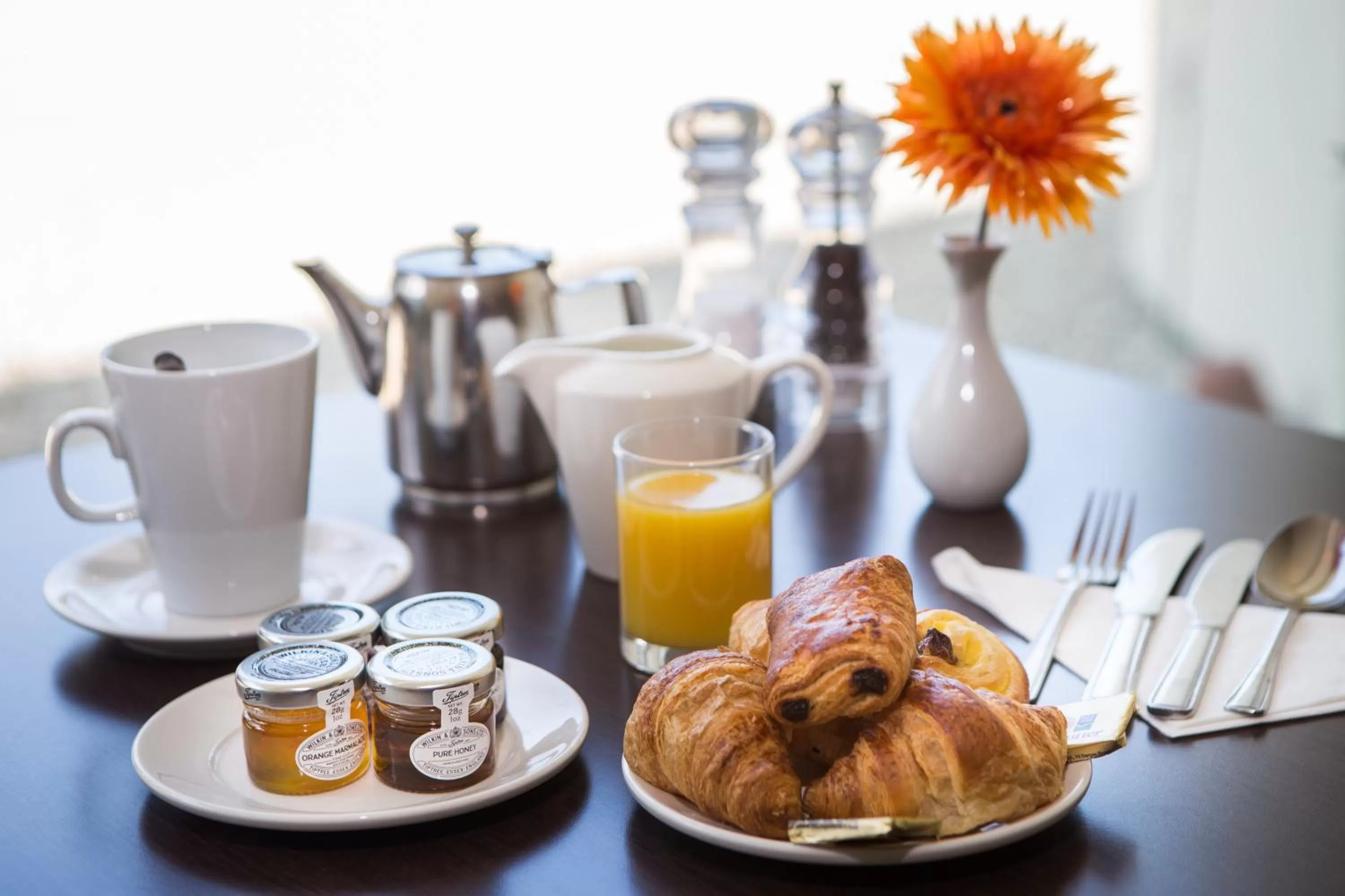 Breakfast in Holiday Inn Sittingbourne by IHG