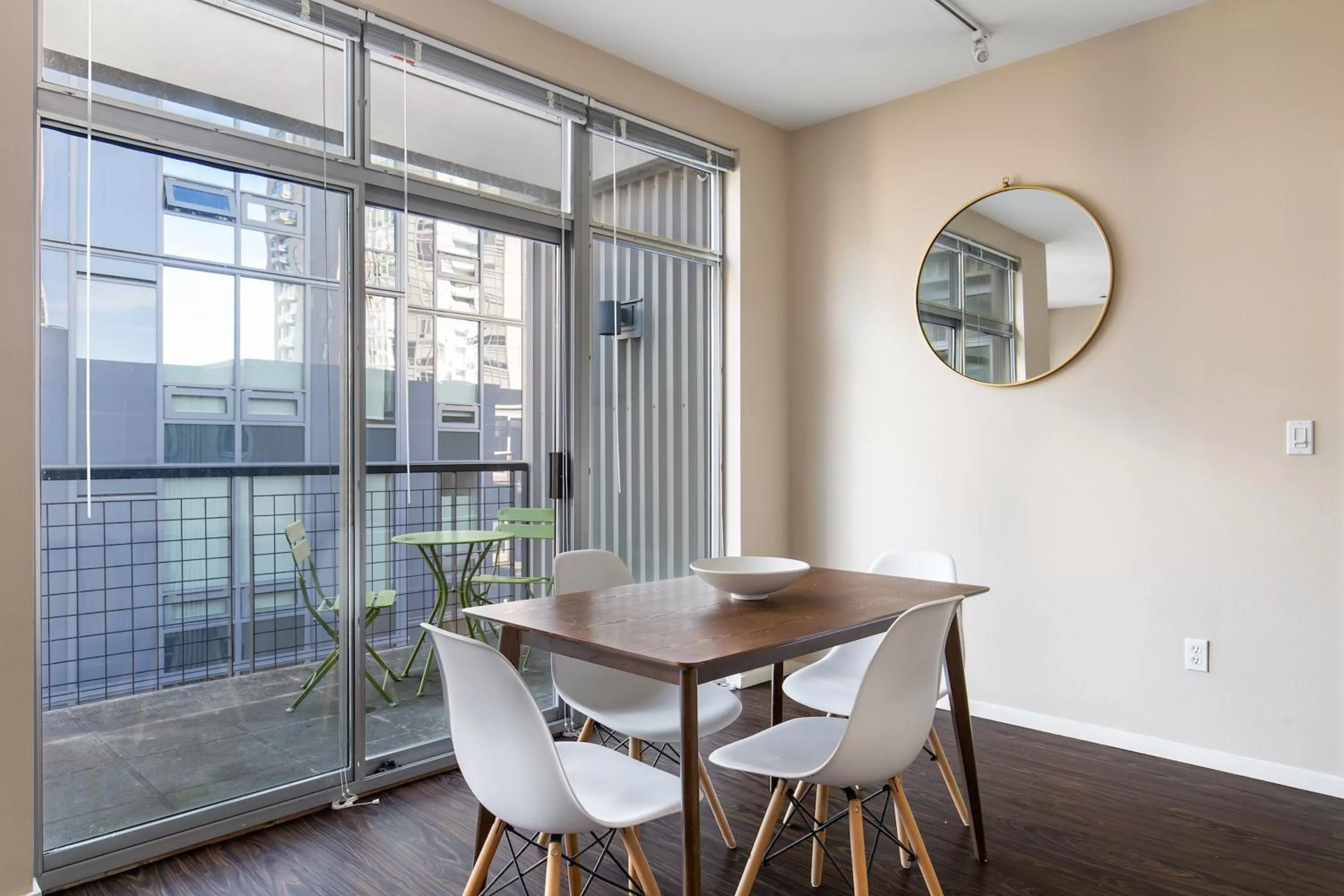Dining area in Kasa Bellevue Seattle
