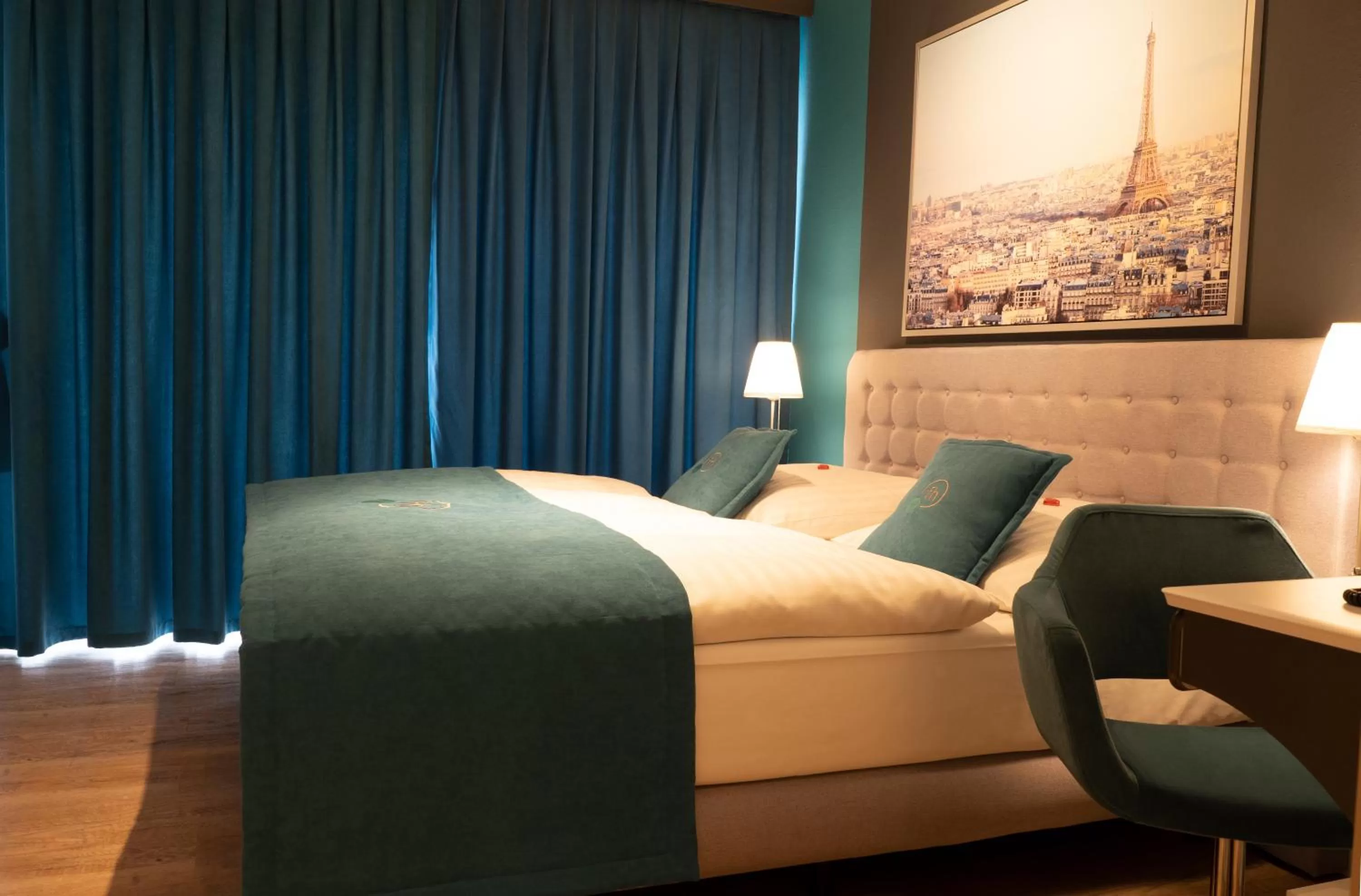 Photo of the whole room, Bed in Friends Hotel Bad Salzuflen