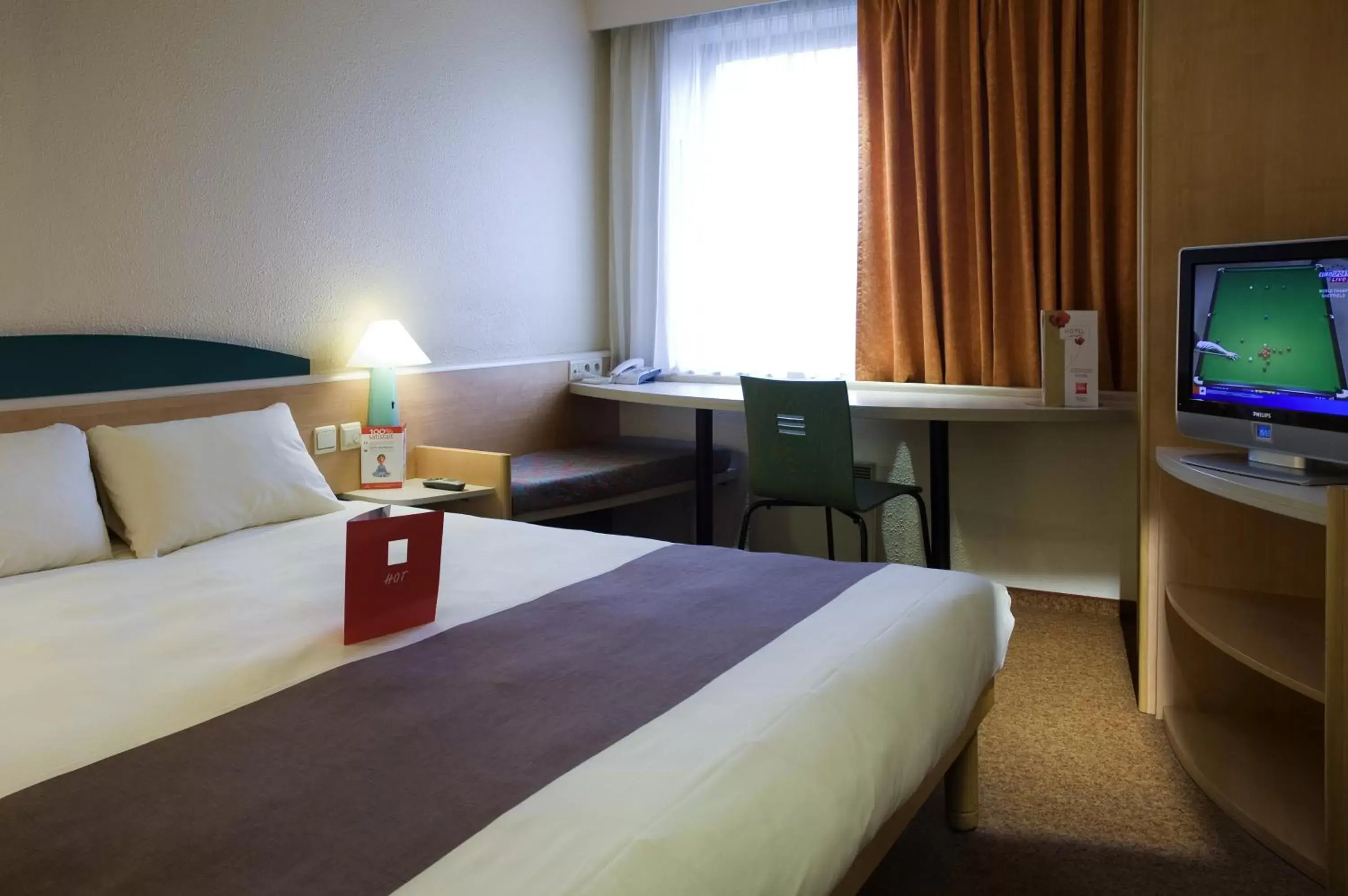 Bedroom, Bed in ibis Hotel Brussels Airport
