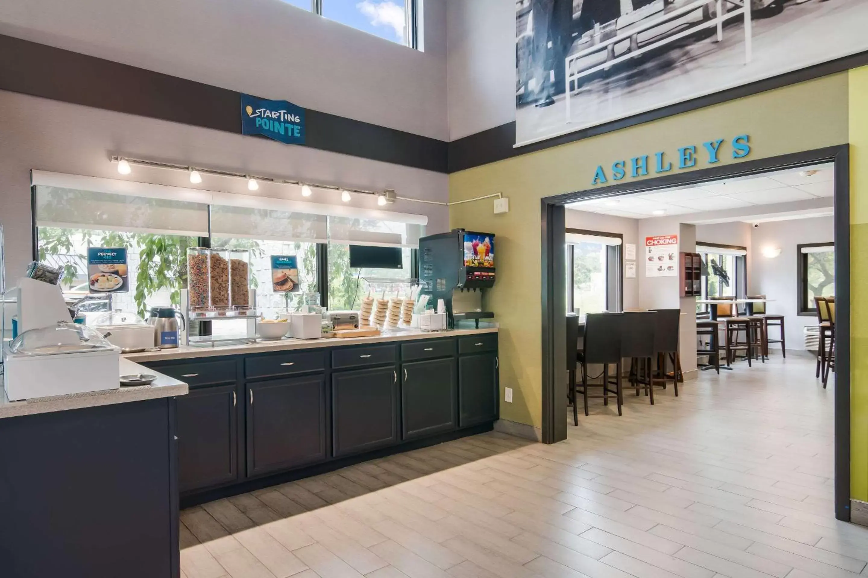 Restaurant/places to eat in Clarion Pointe Jamestown - Falconer Restaurant/places to eat in Clarion Pointe Jamestown - Falconer