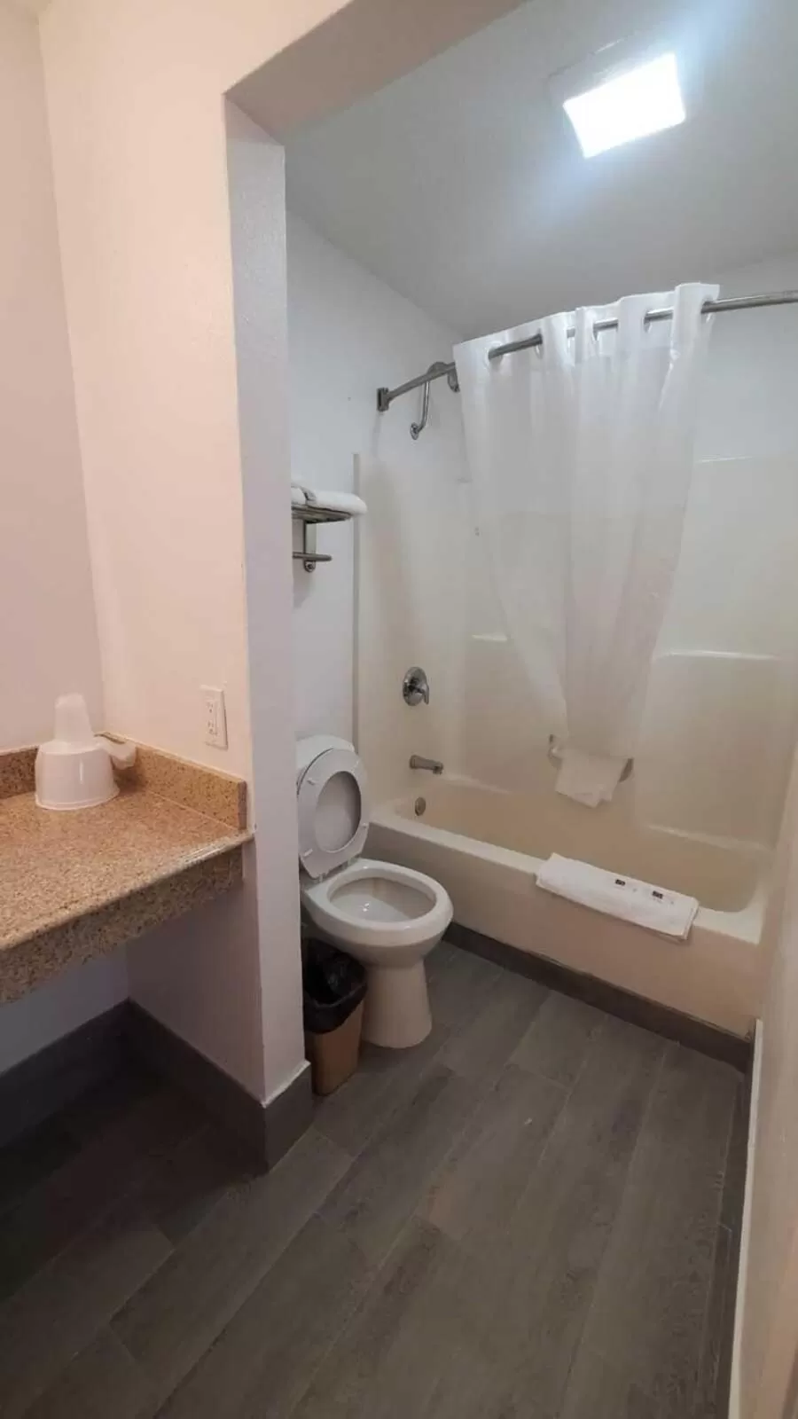 Bathroom in Crestview Inn