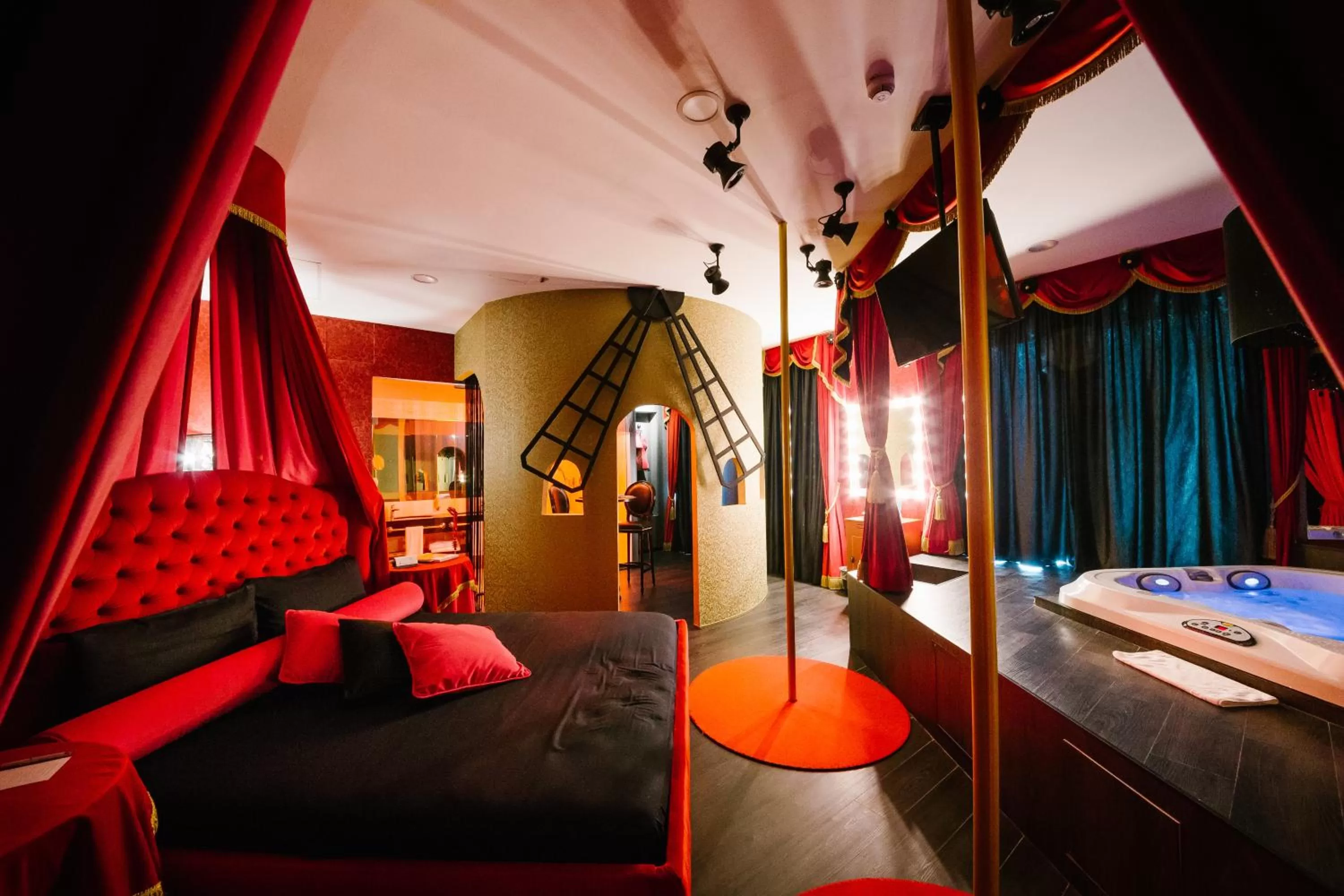 TV and multimedia in Diamante MHotel