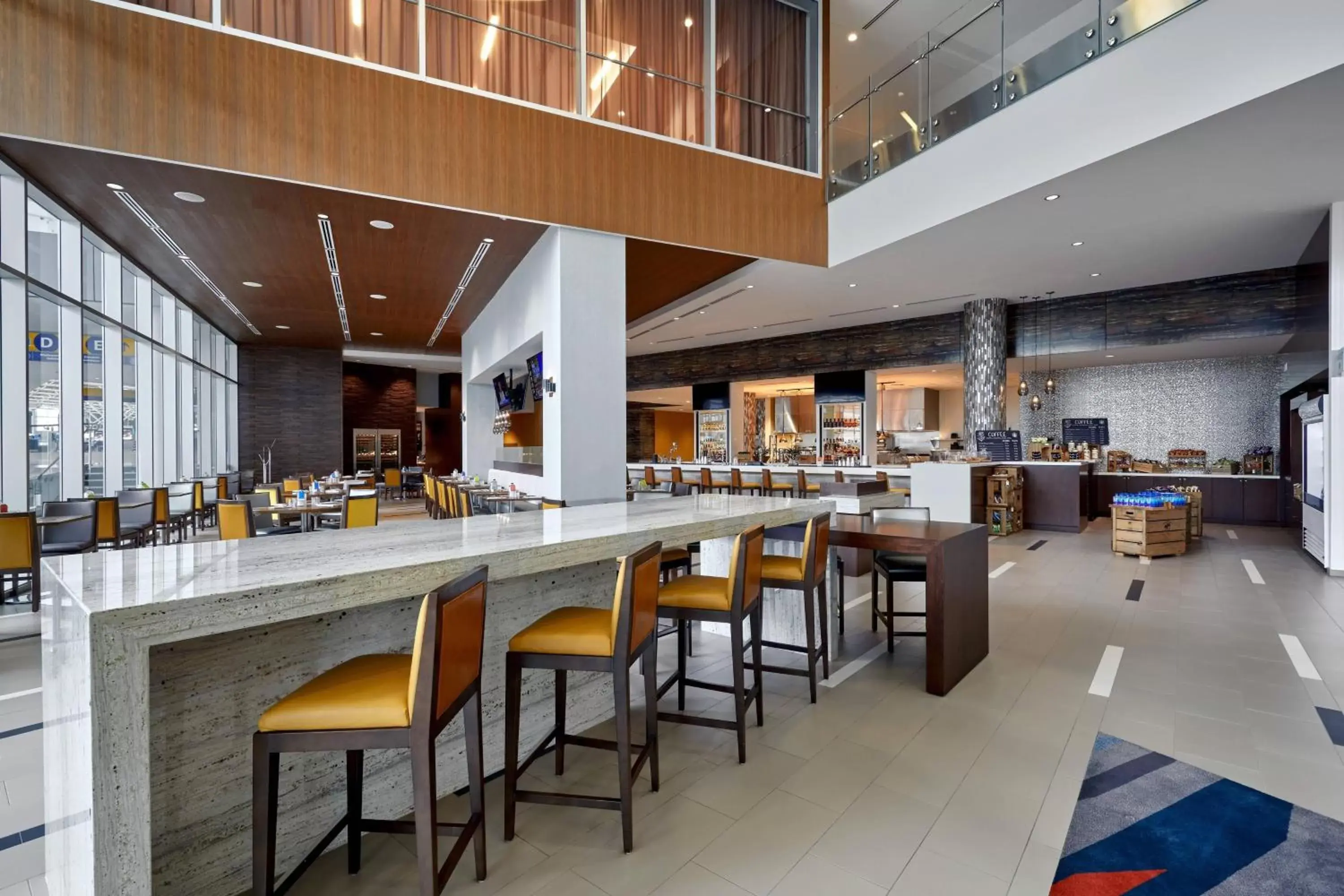 Kitchen or kitchenette, Restaurant/Places to Eat in Calgary Airport Marriott In-Terminal Hotel