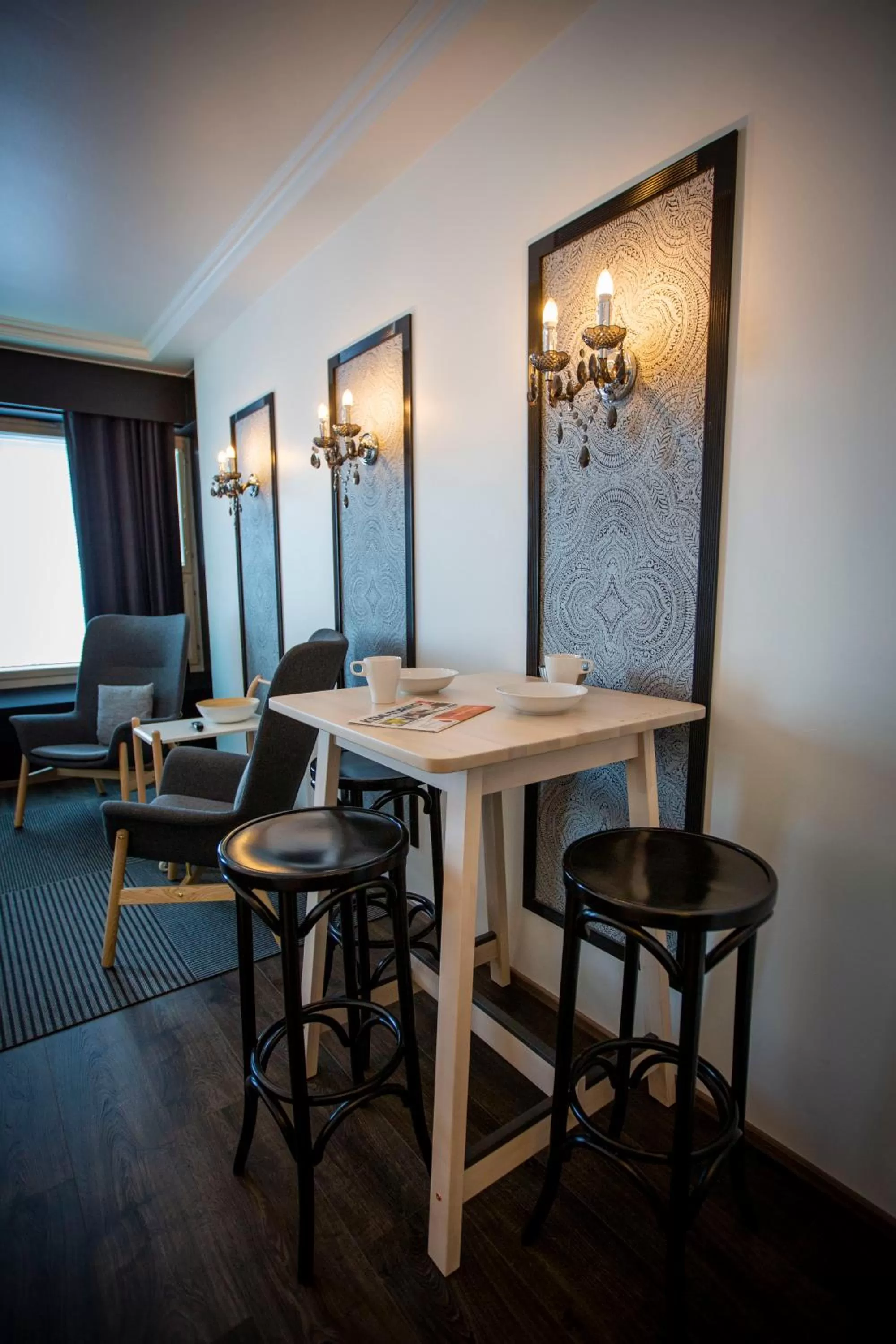 Seating area in Hotelli Olof