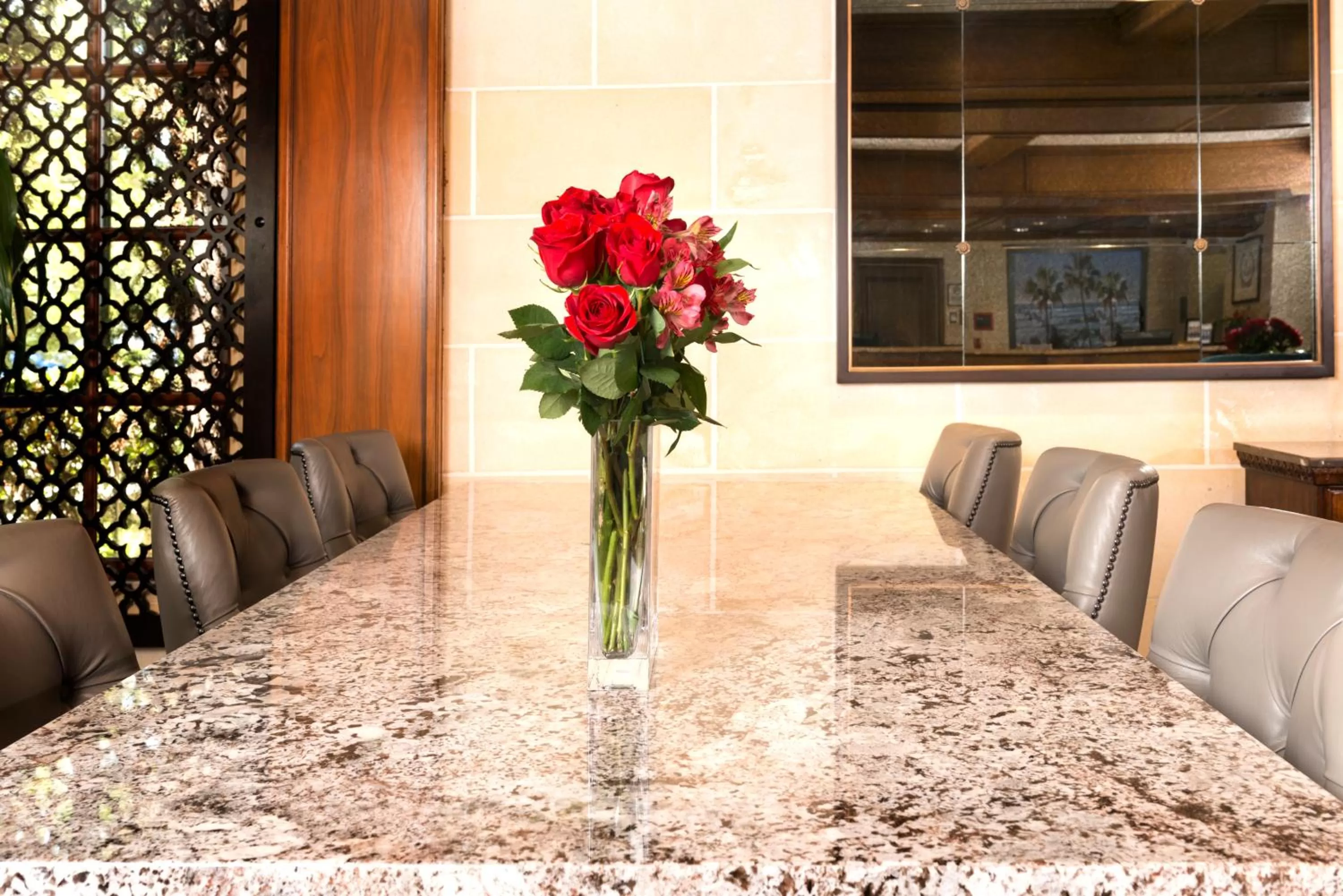 Communal lounge/ TV room in Ayres Hotel Laguna Woods - Aliso Viejo