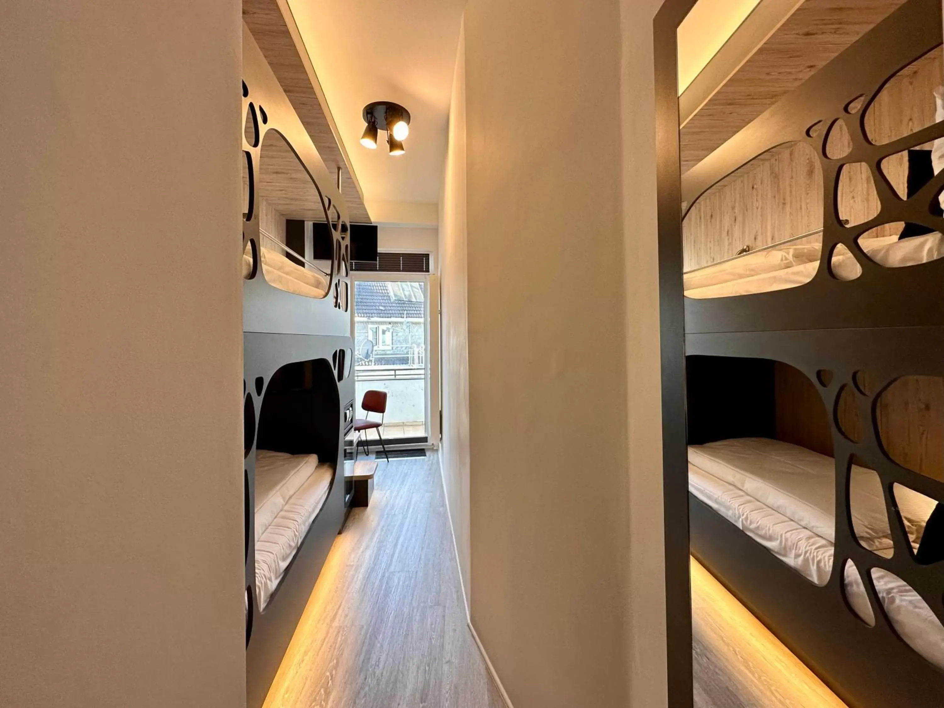 Bed, Bunk Bed in Domspatz Hotel | Boardinghouse