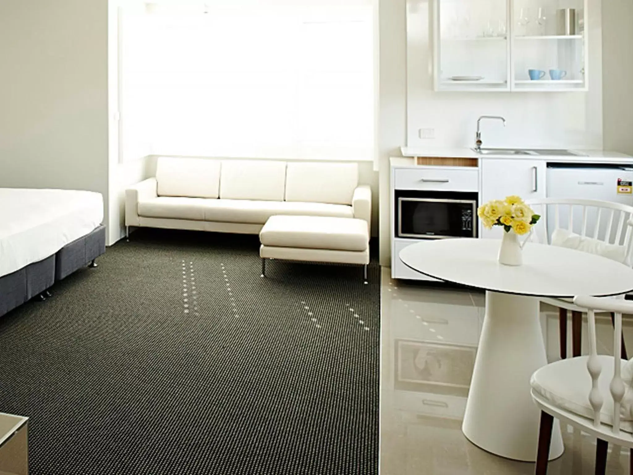 Kitchen or kitchenette, Dining Area in The Horatio Motel Mudgee