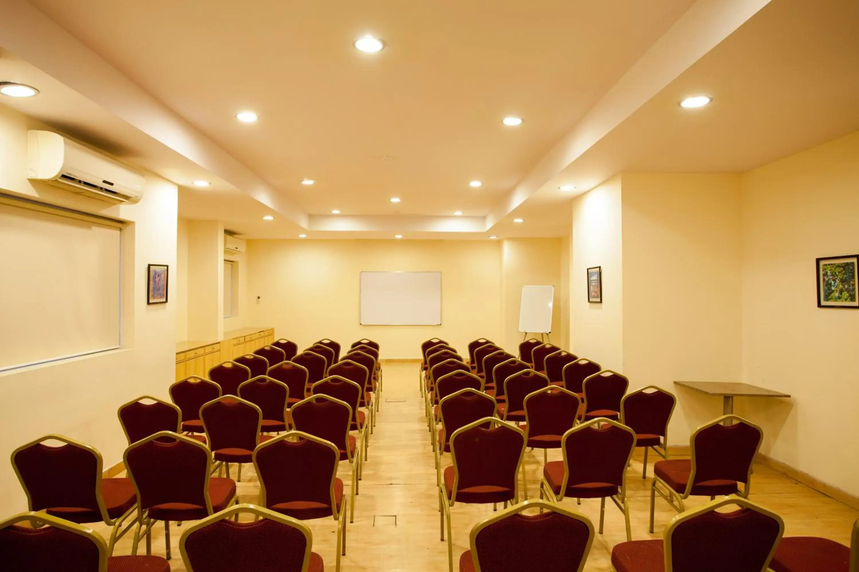 Meeting/conference room in Ginger Hotel Nashik