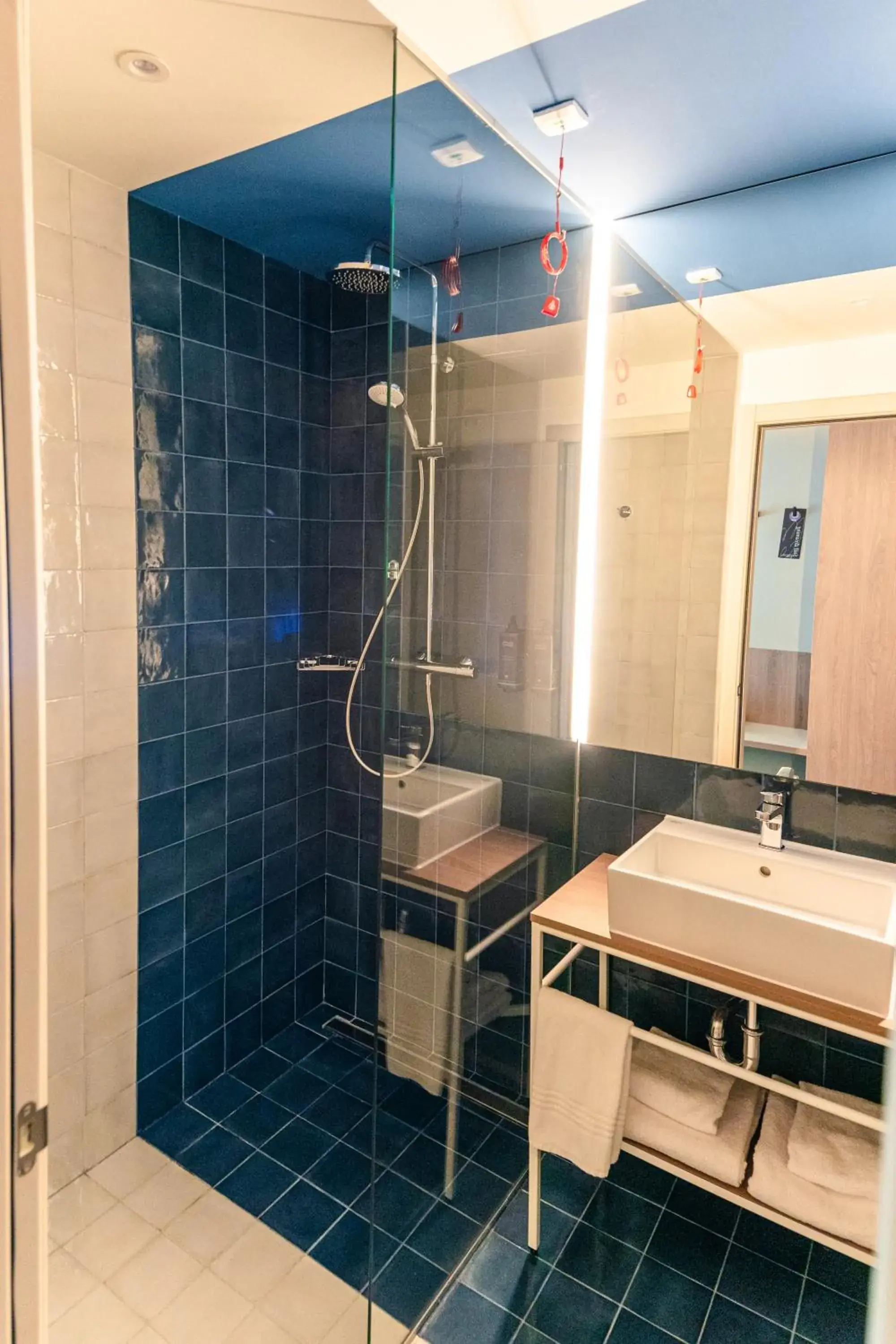Shower, Bathroom in Mercure Sibiu Arsenal