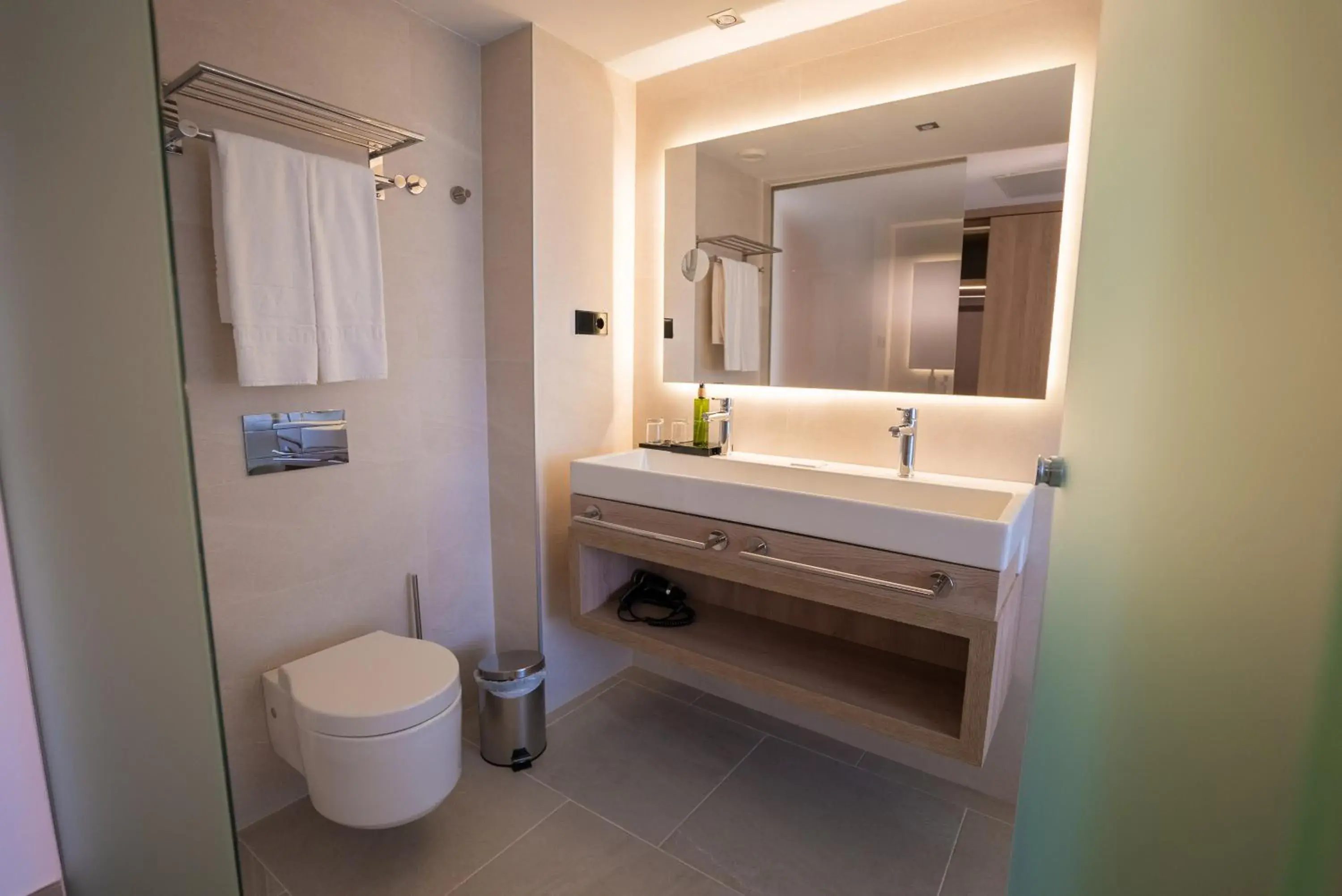 Bathroom in Hotel Morlans Suites