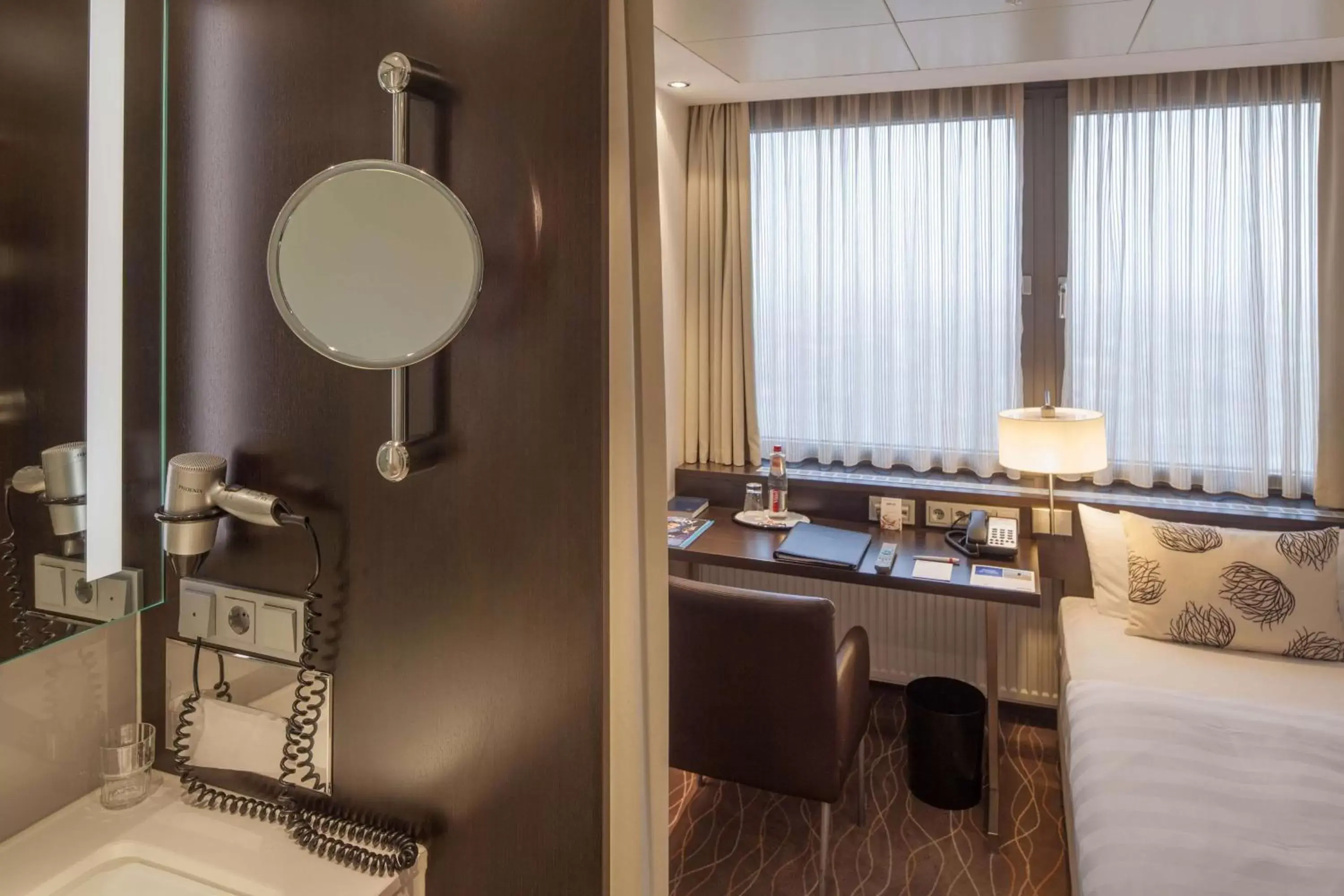 Photo of the whole room, Bathroom in Park Inn by Radisson Berlin Alexanderplatz