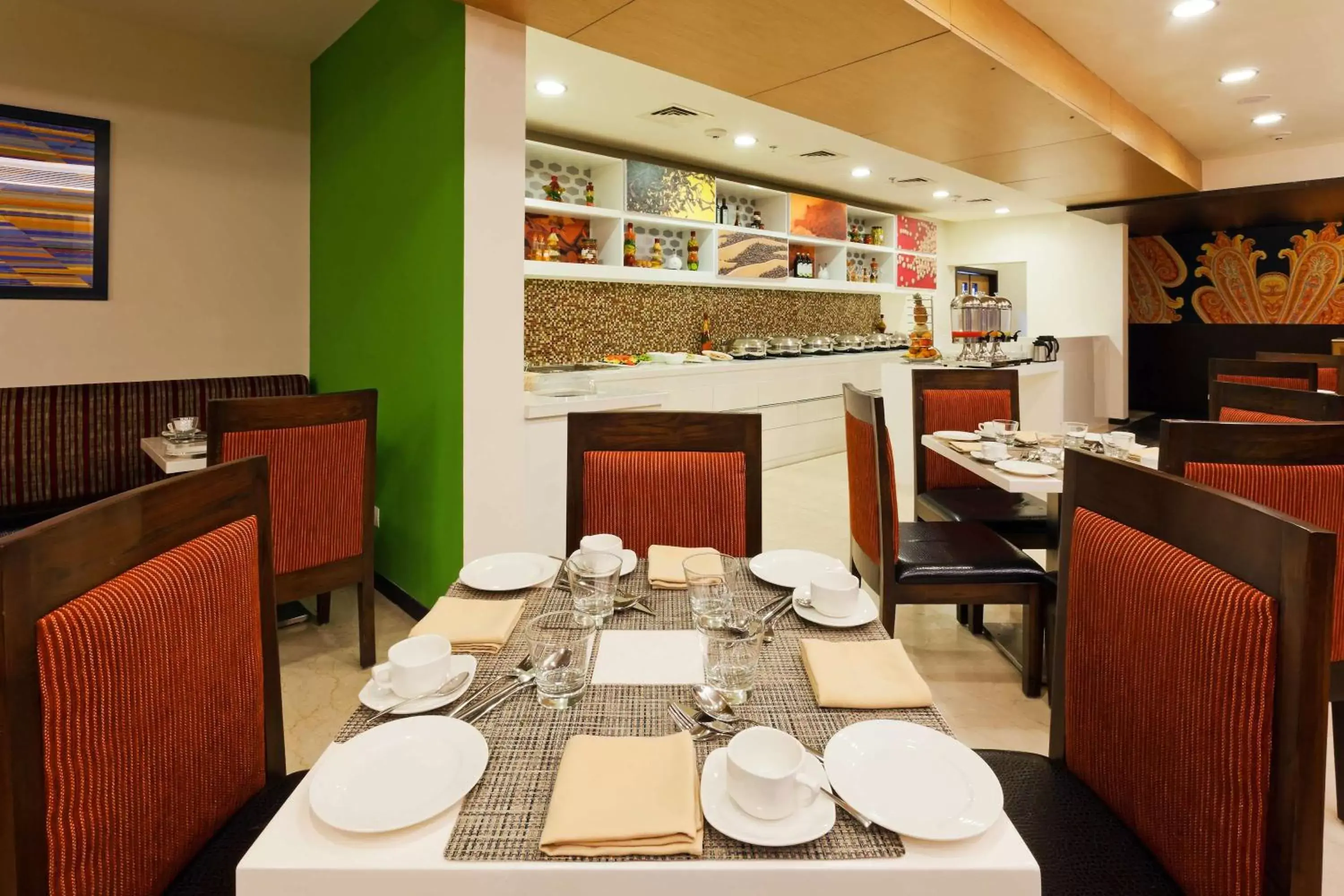 Dining area, Restaurant/Places to Eat in Hampton by Hilton Vadodara-Alkapuri
