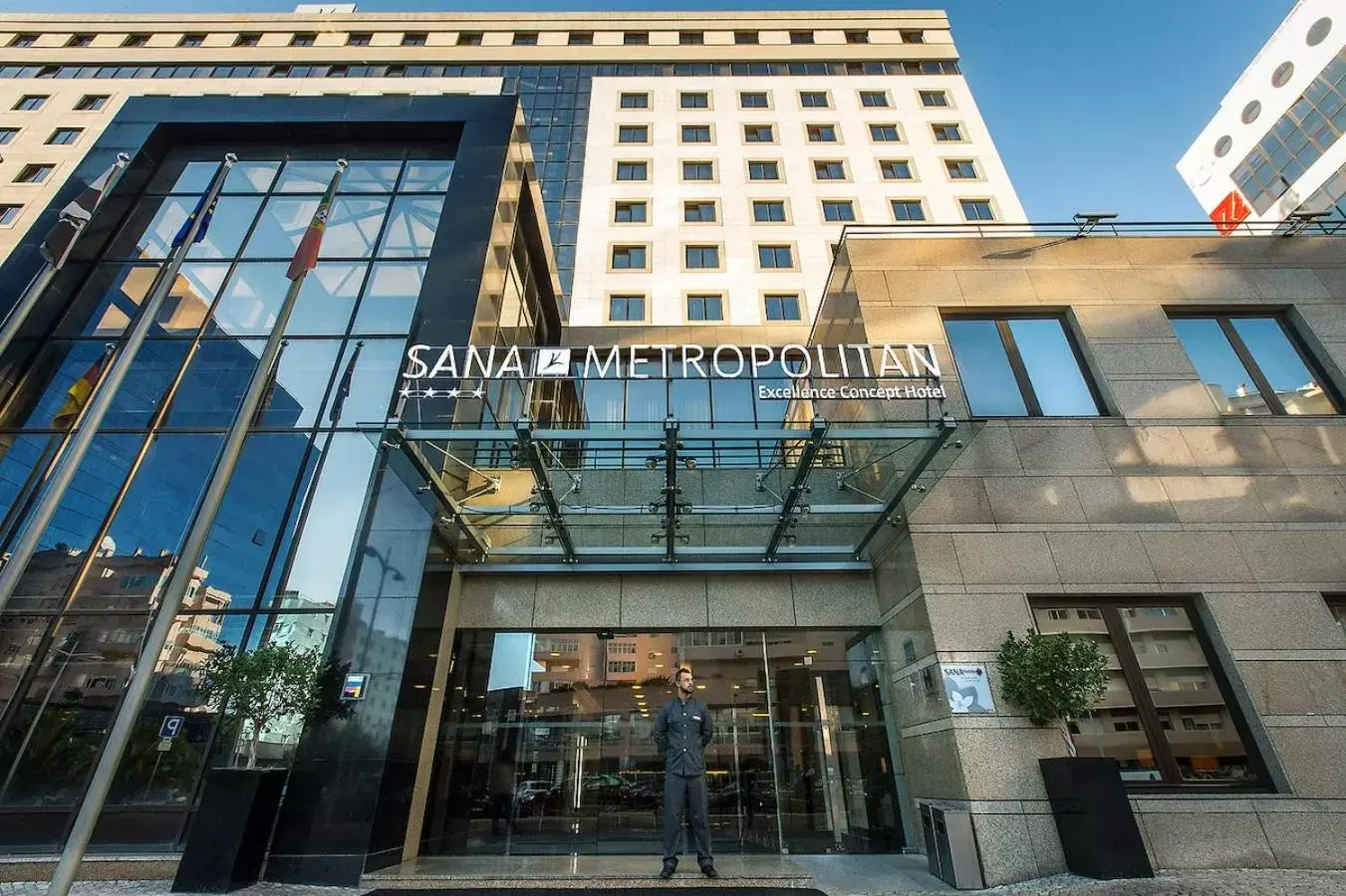 Facade/entrance, Property Building in SANA Metropolitan Hotel