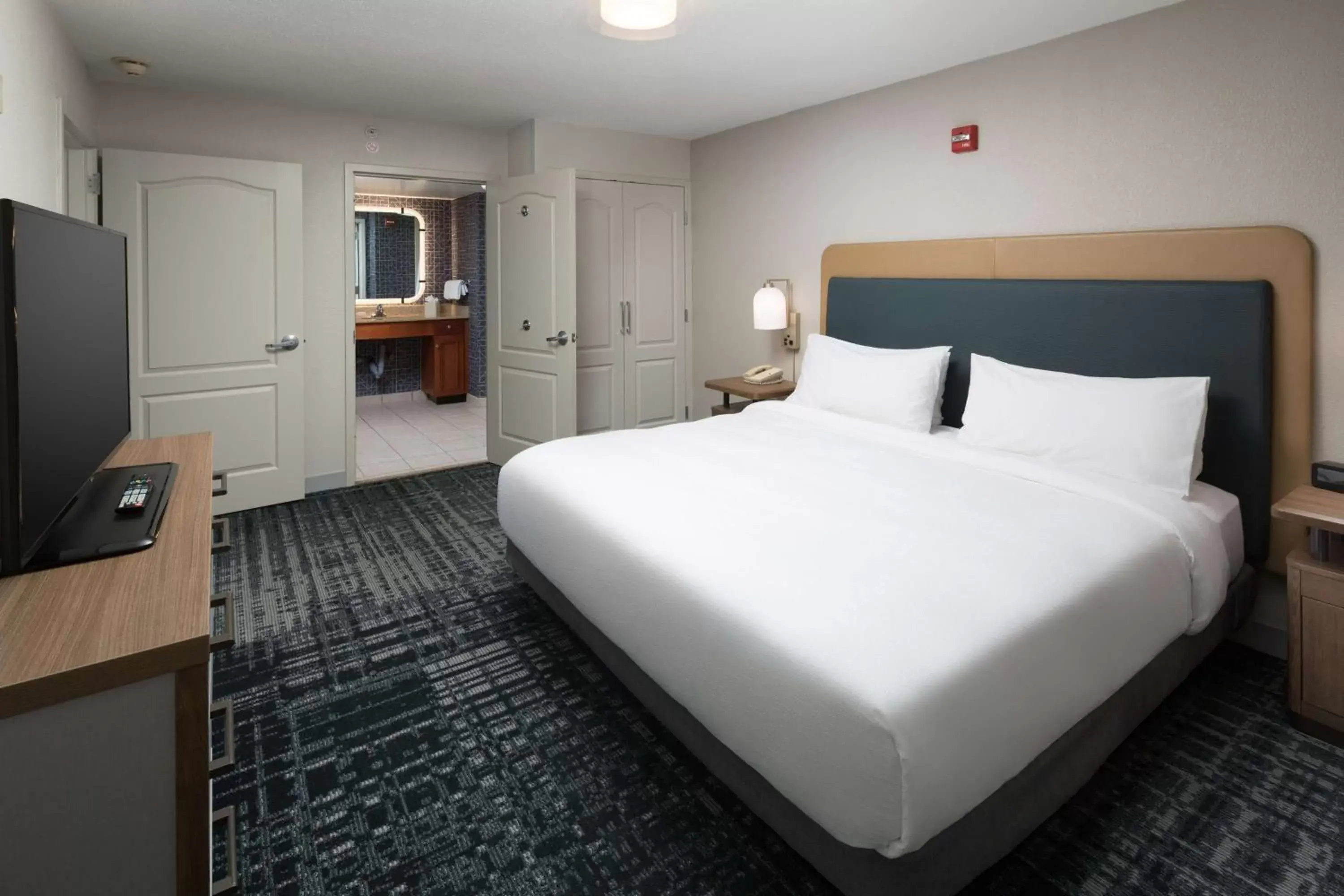 Bed in Homewood Suites by Hilton Newburgh-Stewart Airport